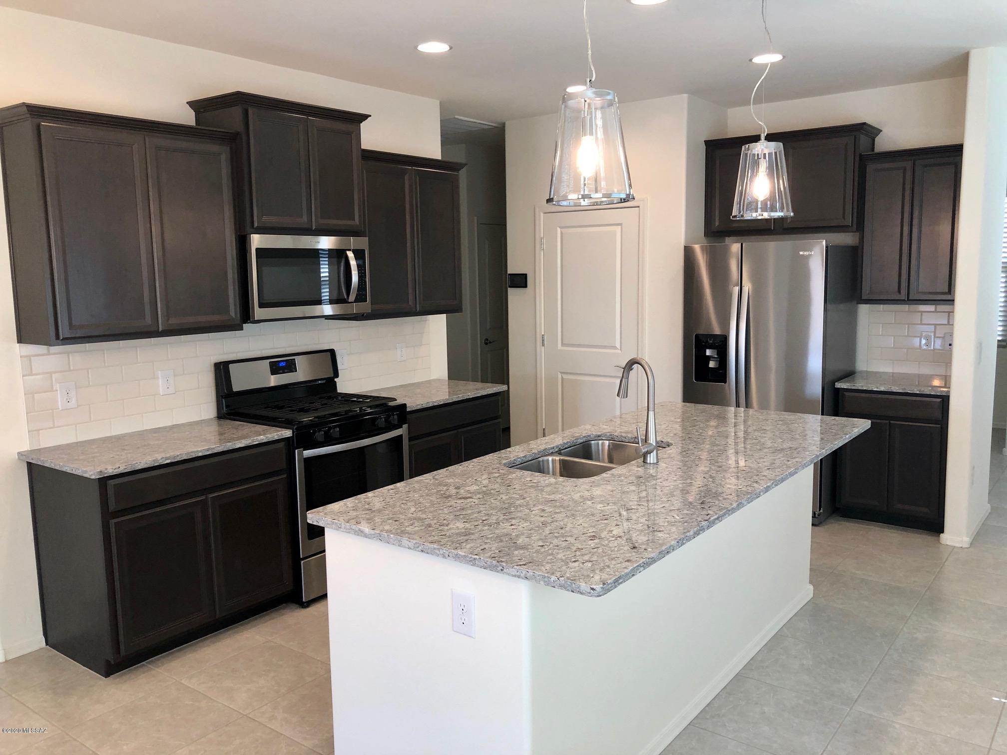 La Estancia De Tucson (1-330) - Residential Lease