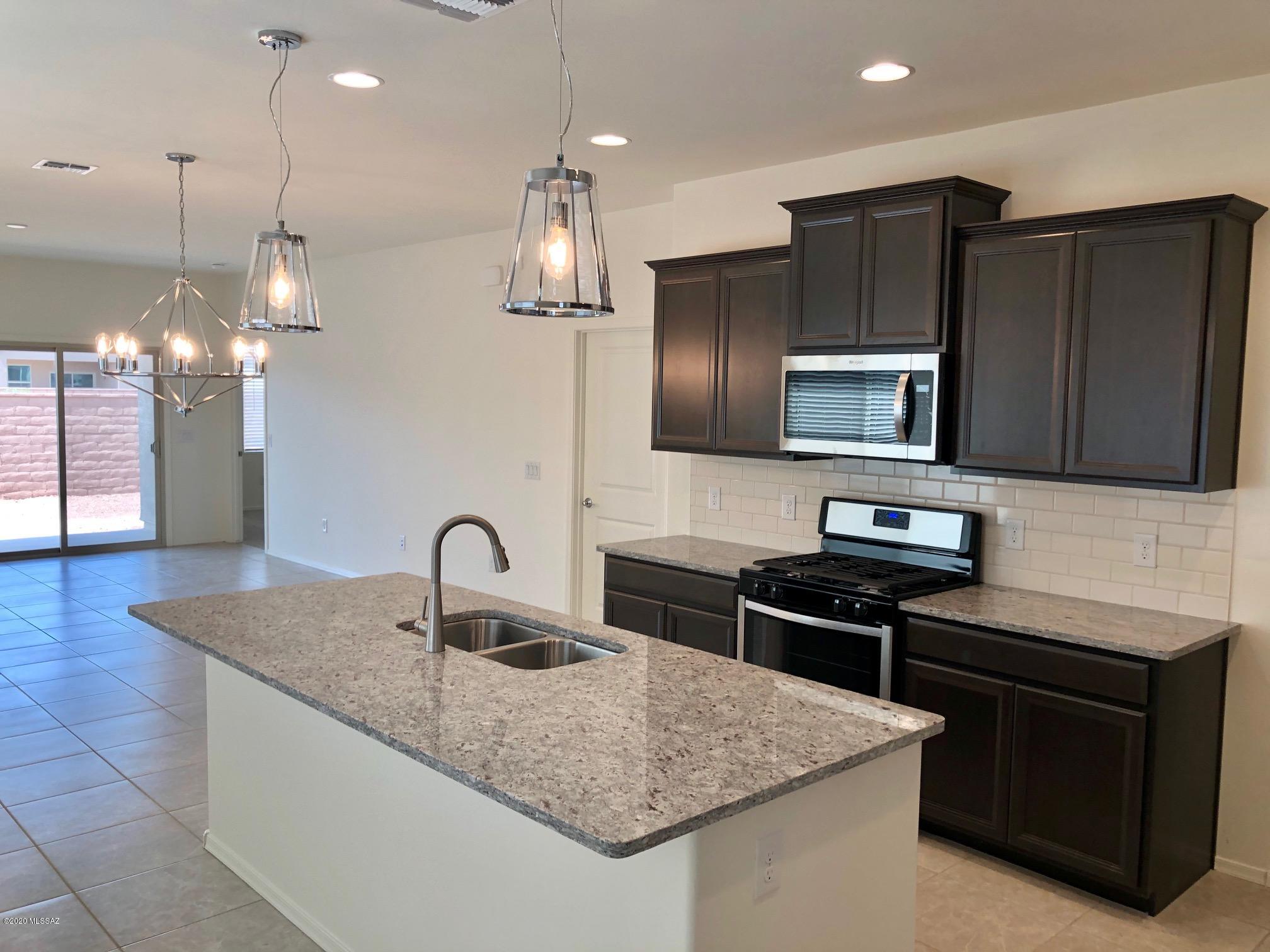 La Estancia De Tucson (1-330) - Residential Lease