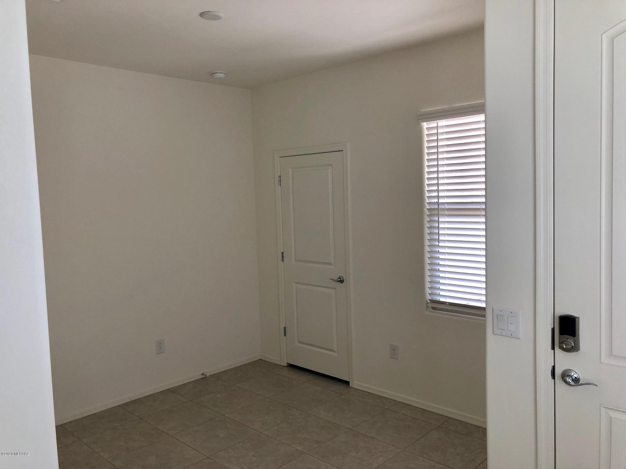 La Estancia De Tucson (1-330) - Residential Lease