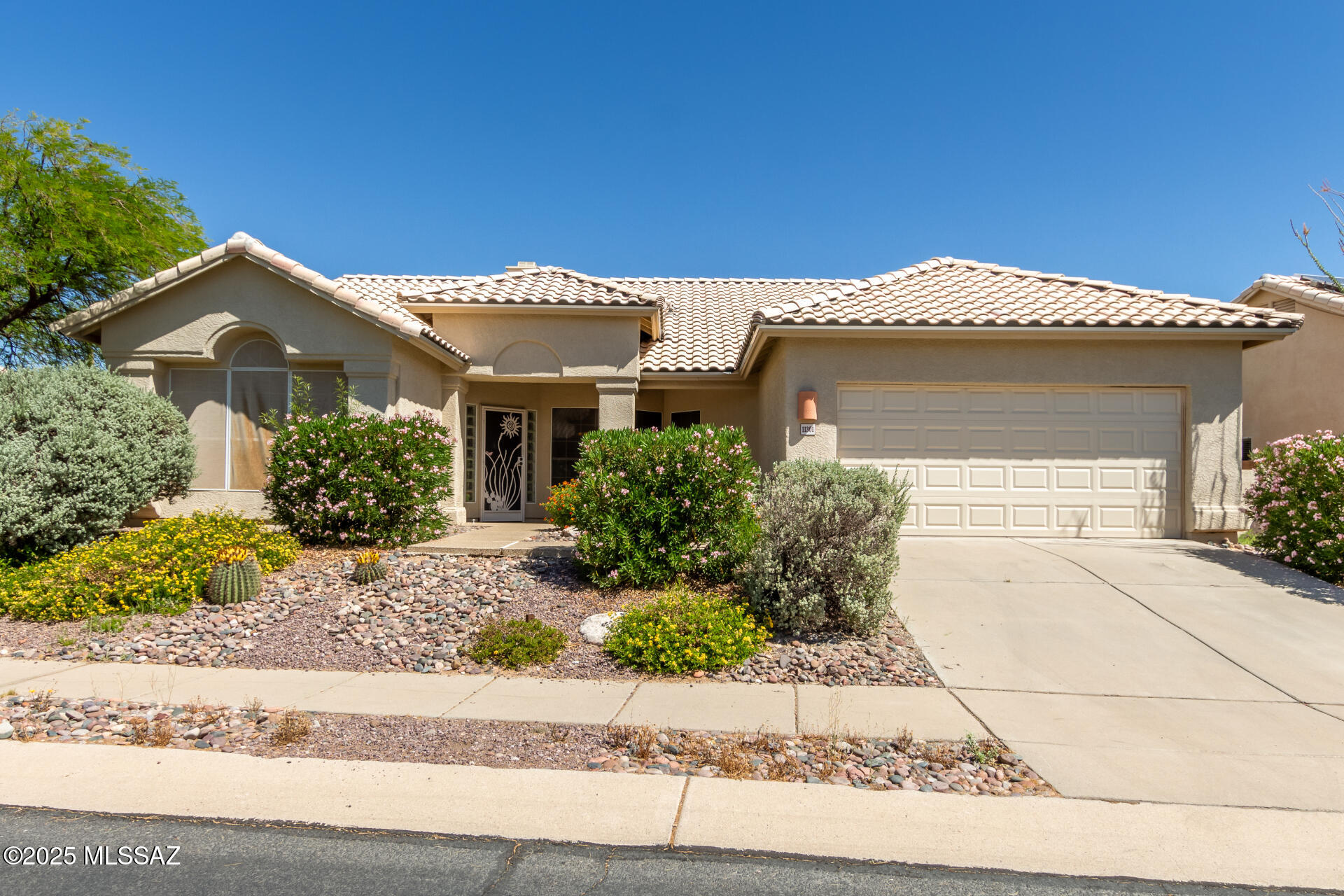 Discover your dream home! This 4 bed, 2 bath gem features a sparkling pool with stunning mountain views—perfect for sunny days and starry nights. Conveniently located near shopping, dining, and more. This one checks all the boxes!