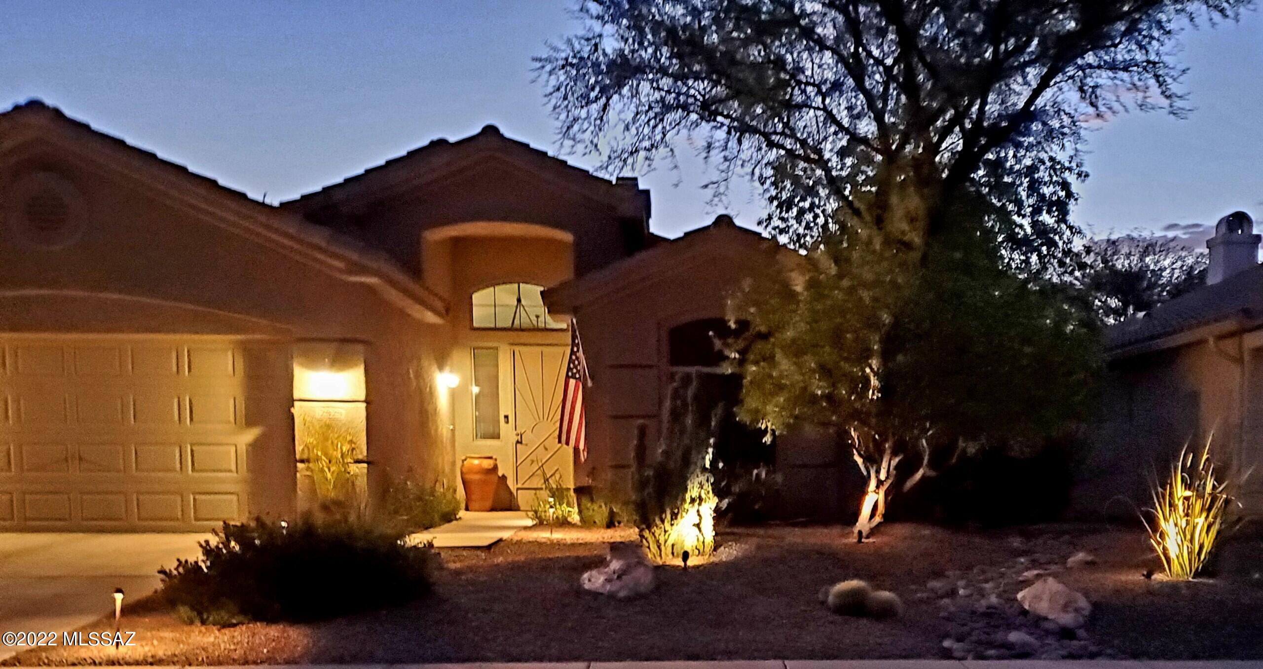 Everyone deserves a little oasis in the desert, and this is your opportunity get yours! Outdoor splendor in this rear yard with sparkling pool and low maintenance yard. This adorable Rancho Vistoso home offers 2 bedrooms and a den. Vaulted ceilings for that open and spacious feeling, and a double-sided fireplace for your enjoyment. Neat, clean and tidy are perfect words to describe this well-maintained beauty.