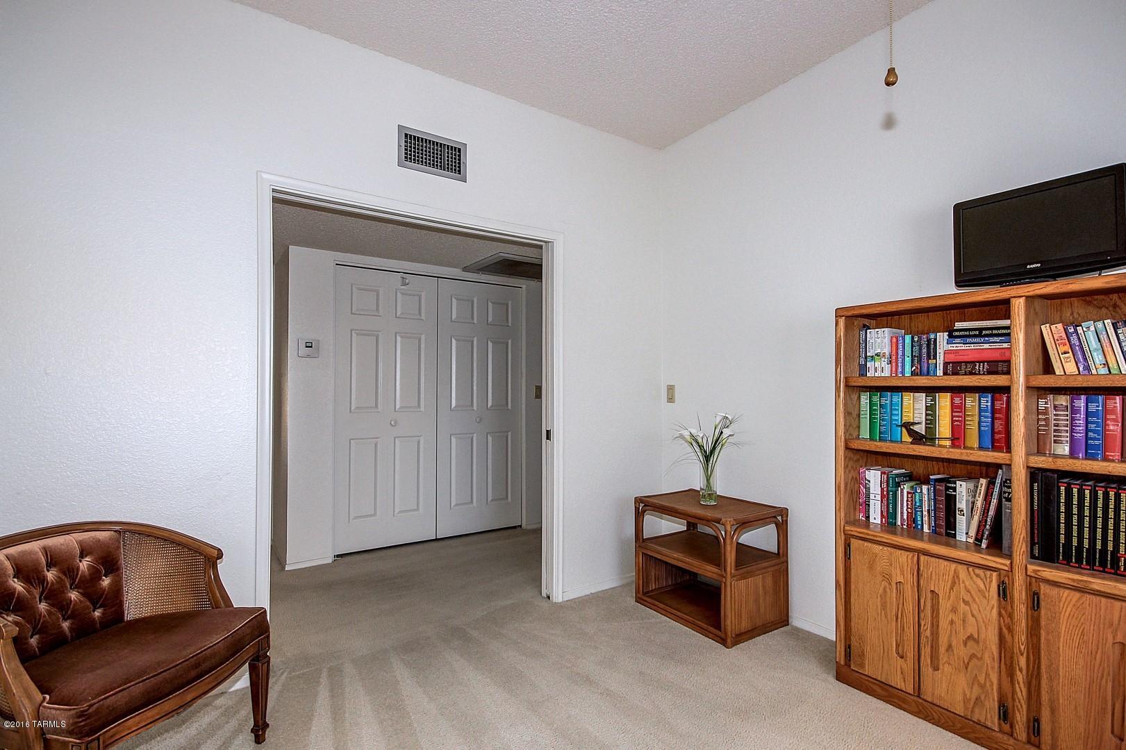 La Cholla Hills(1-313) - Residential