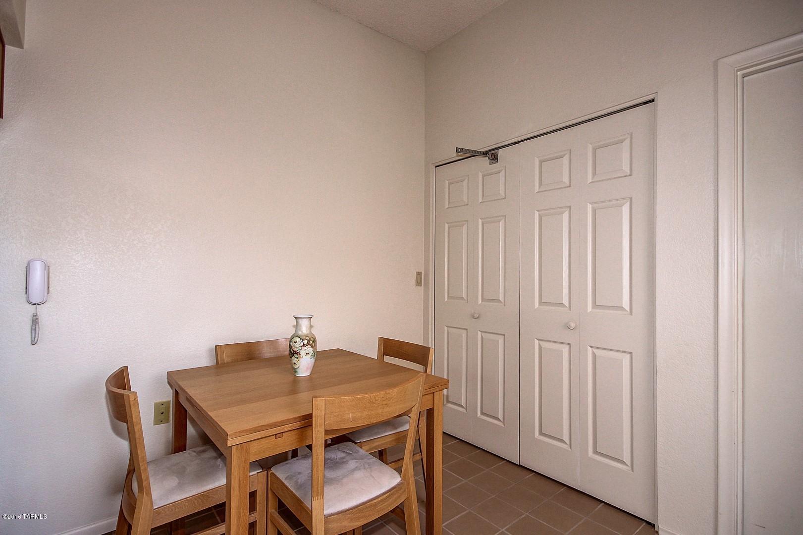 La Cholla Hills(1-313) - Residential