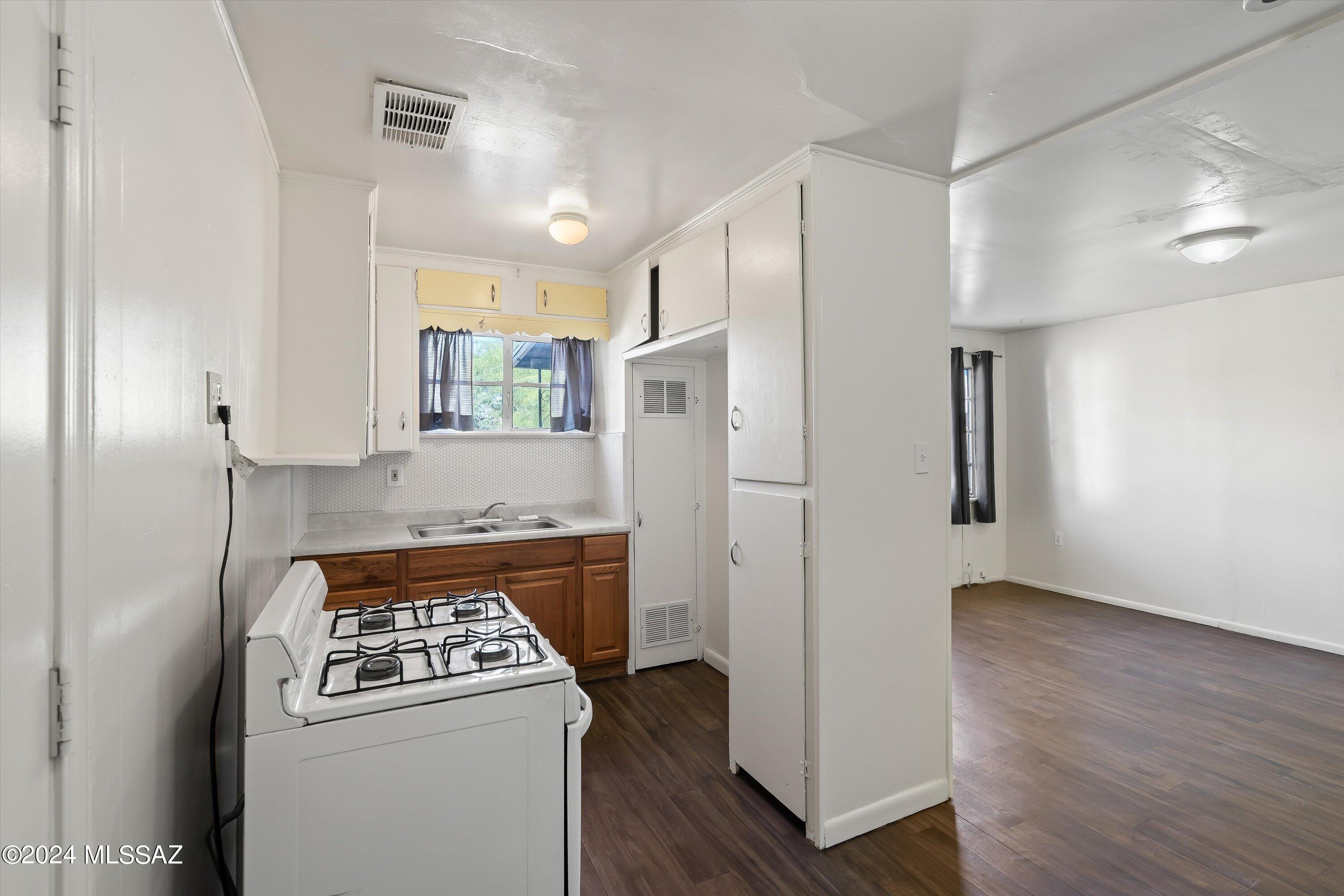 Lincoln Park - Residential