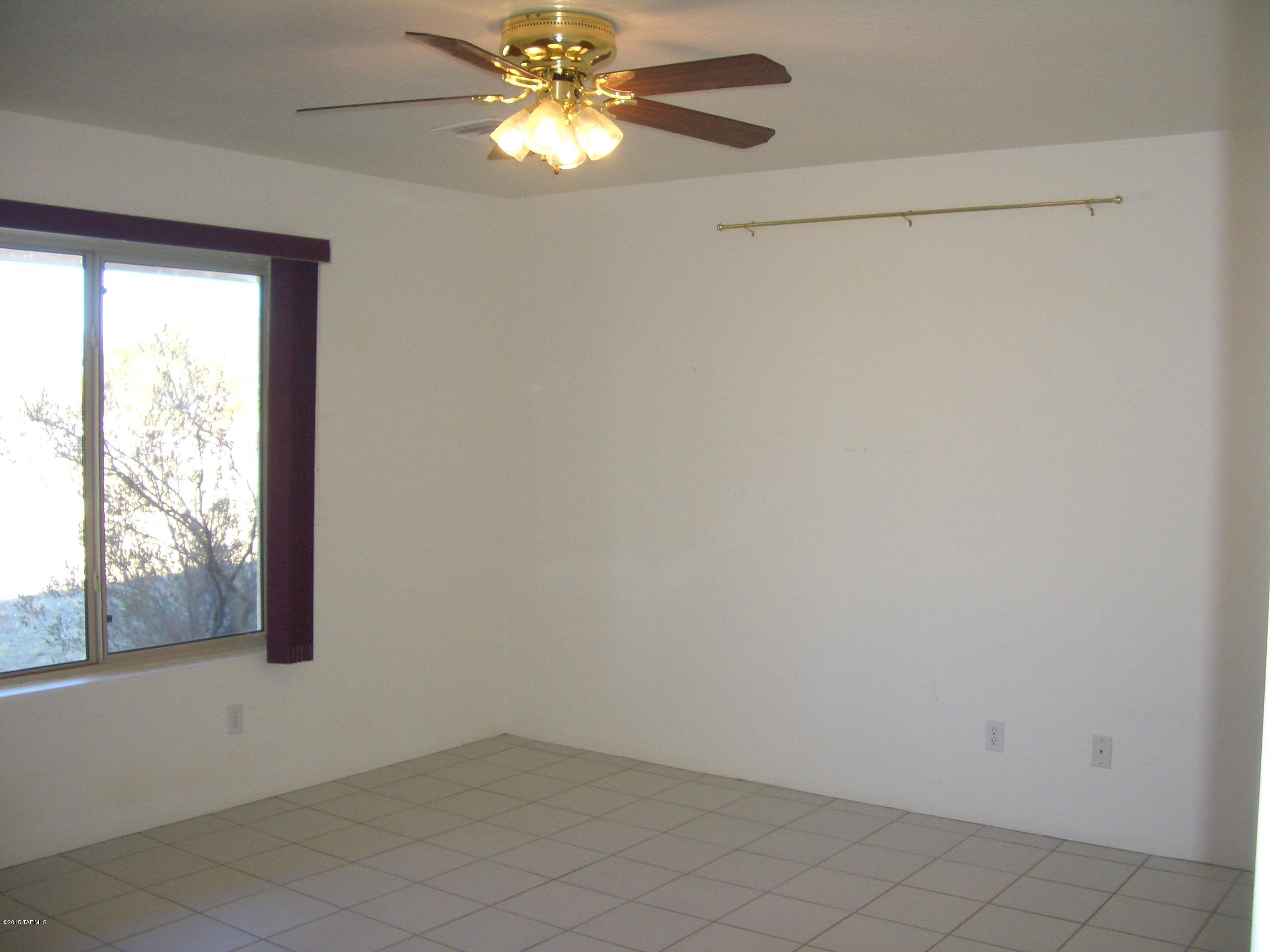 New Tucson Unit NO. 23 (140-261) - Residential Lease