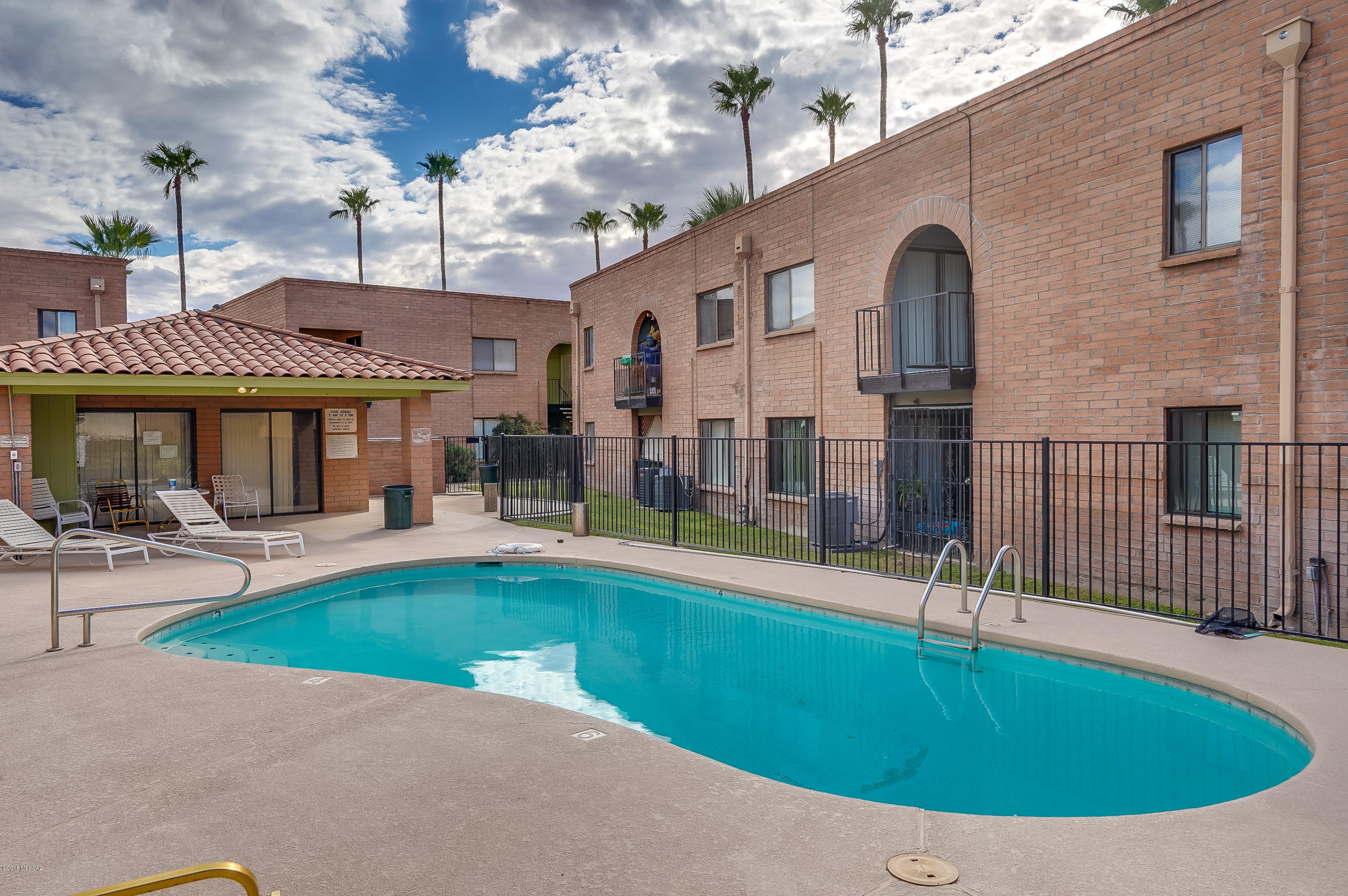 Columbus Park Condominiums (1-60) - Residential