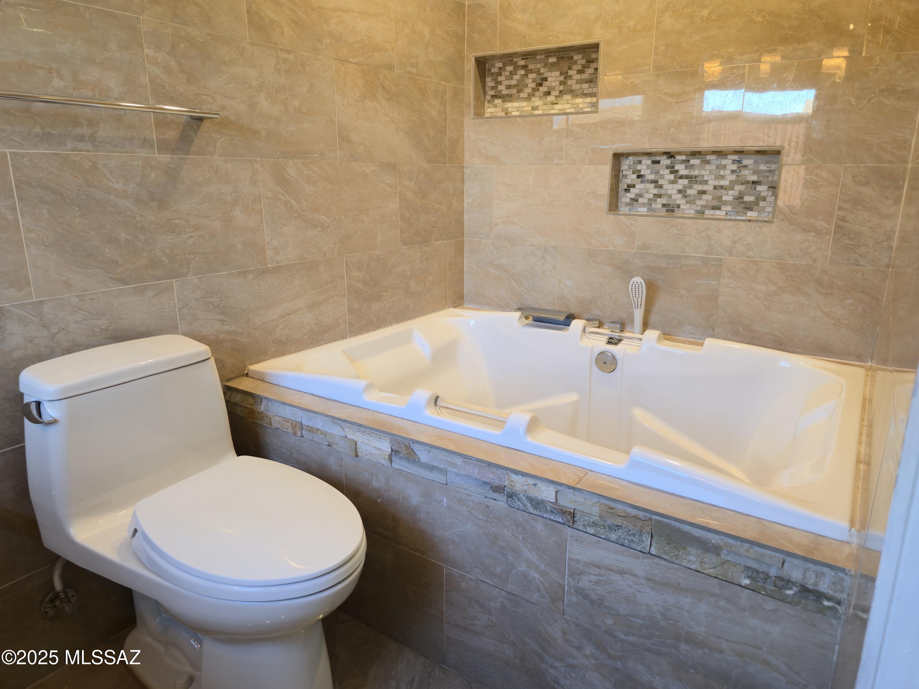 Saddlewood Villas (1-102) - Residential