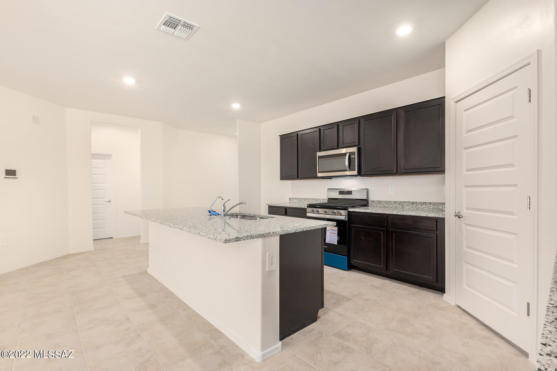 Saguaro Bloom SQ20180540069 - Residential