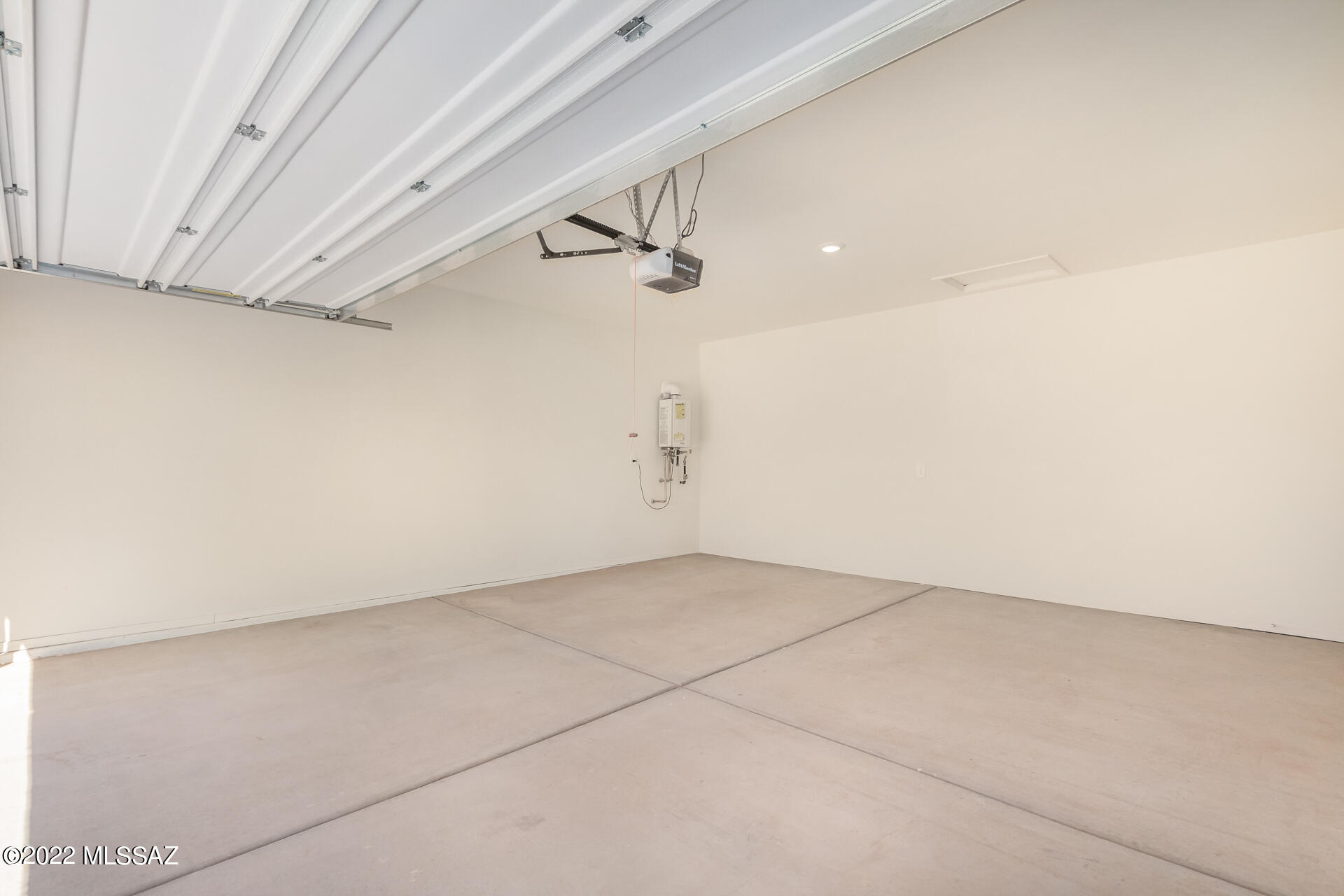 Saguaro Bloom SQ20180540069 - Residential