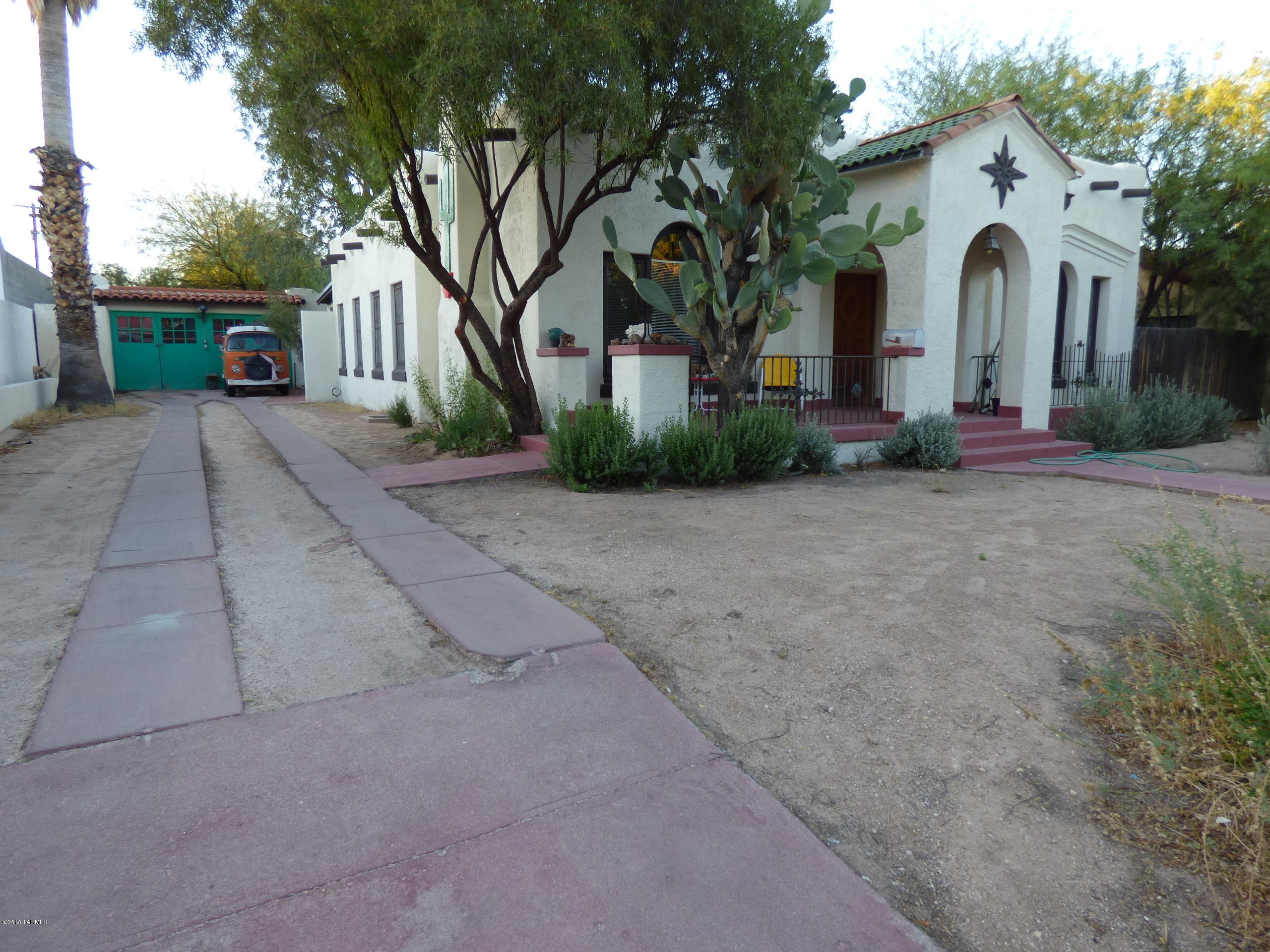 University Manor - Residential