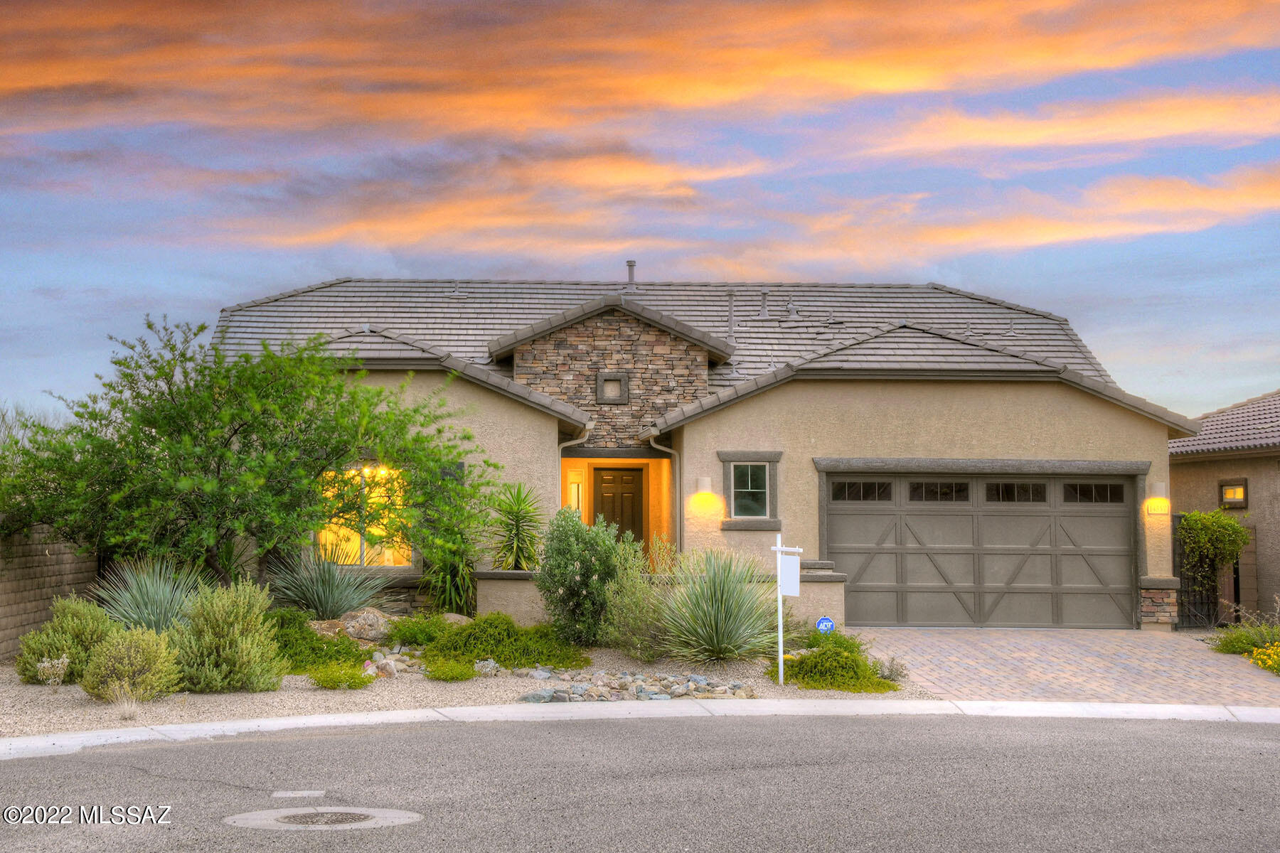 Boulder Bridge Pass At Dove Mountain SQ20132910078 - Residential