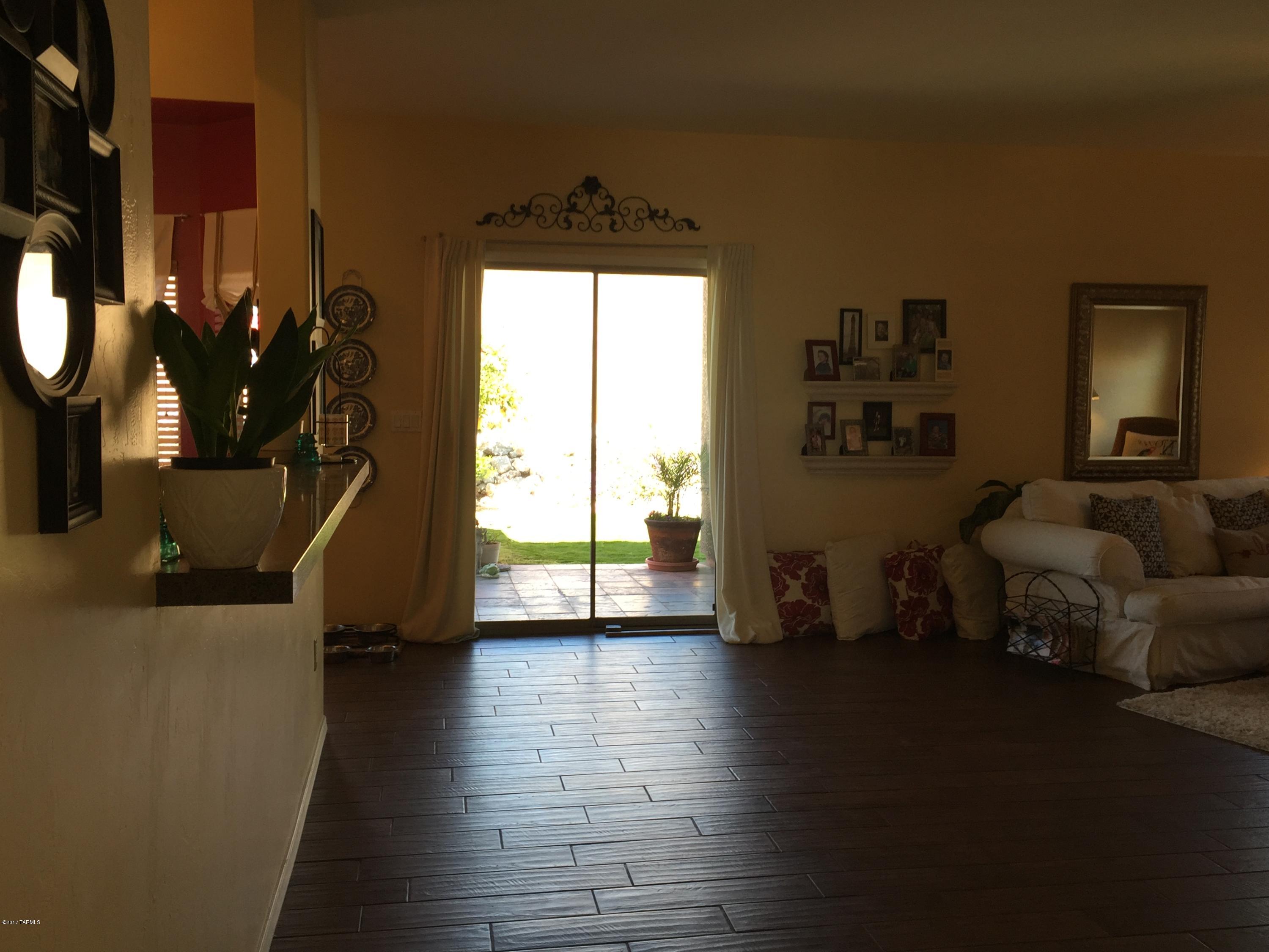 Black Horse (1-411) - Residential