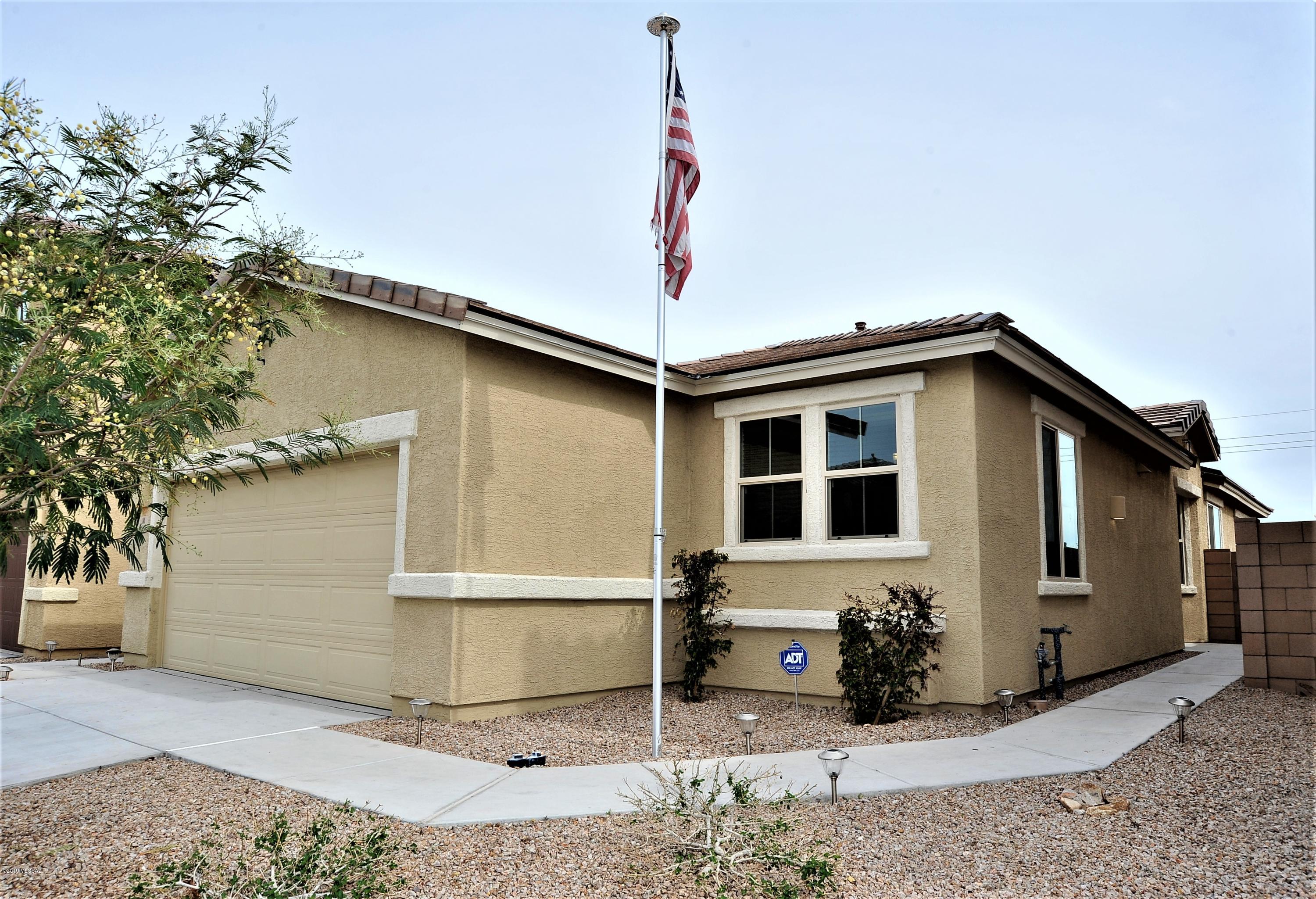 Interstate 10 and Kolb Road - Residential