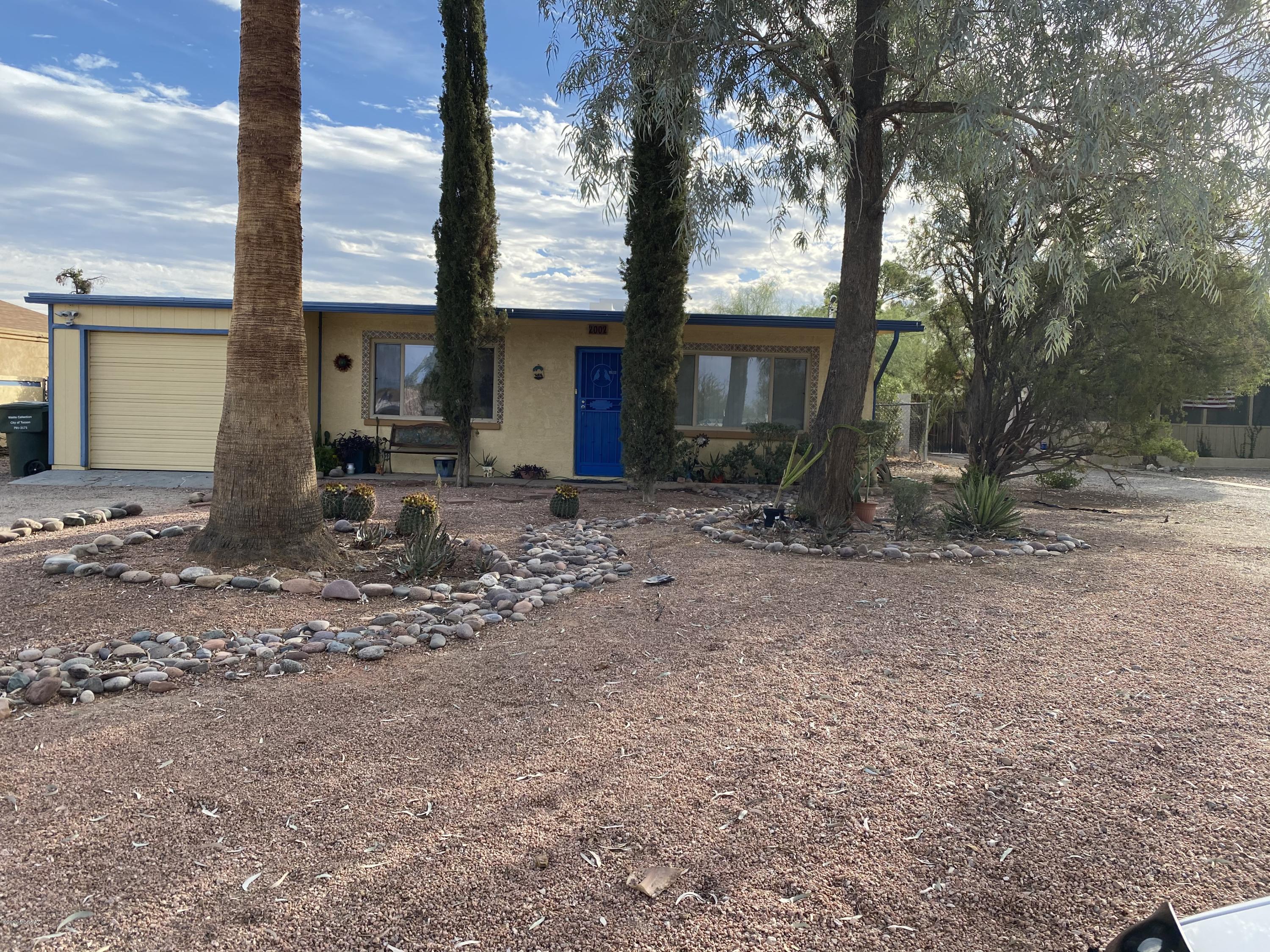 Cute home on large lot located on quiet street. Energy saving dual pane windows, newer hot water heater! Spacious backyard faces east. Separate 200 SF workshop with electricity could also be used as craft room or office!