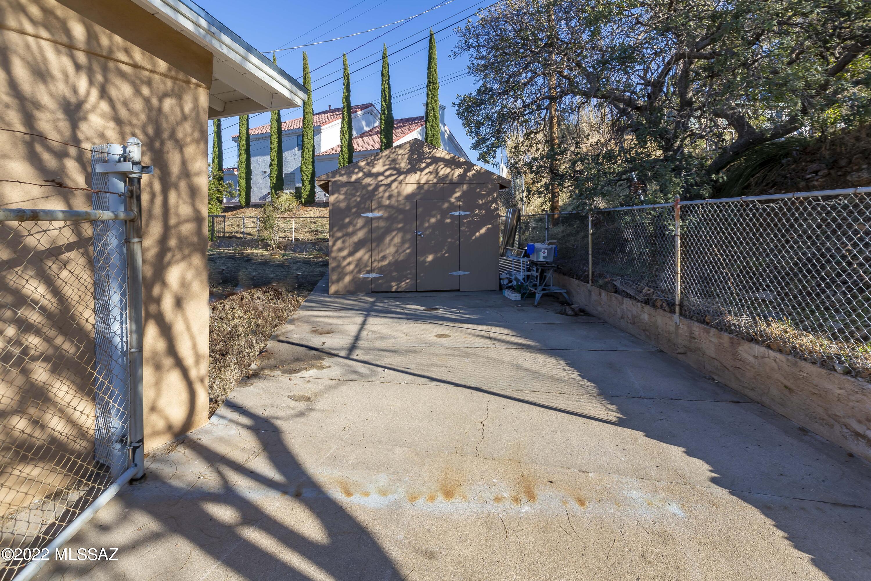 Los Robles Estates - Residential