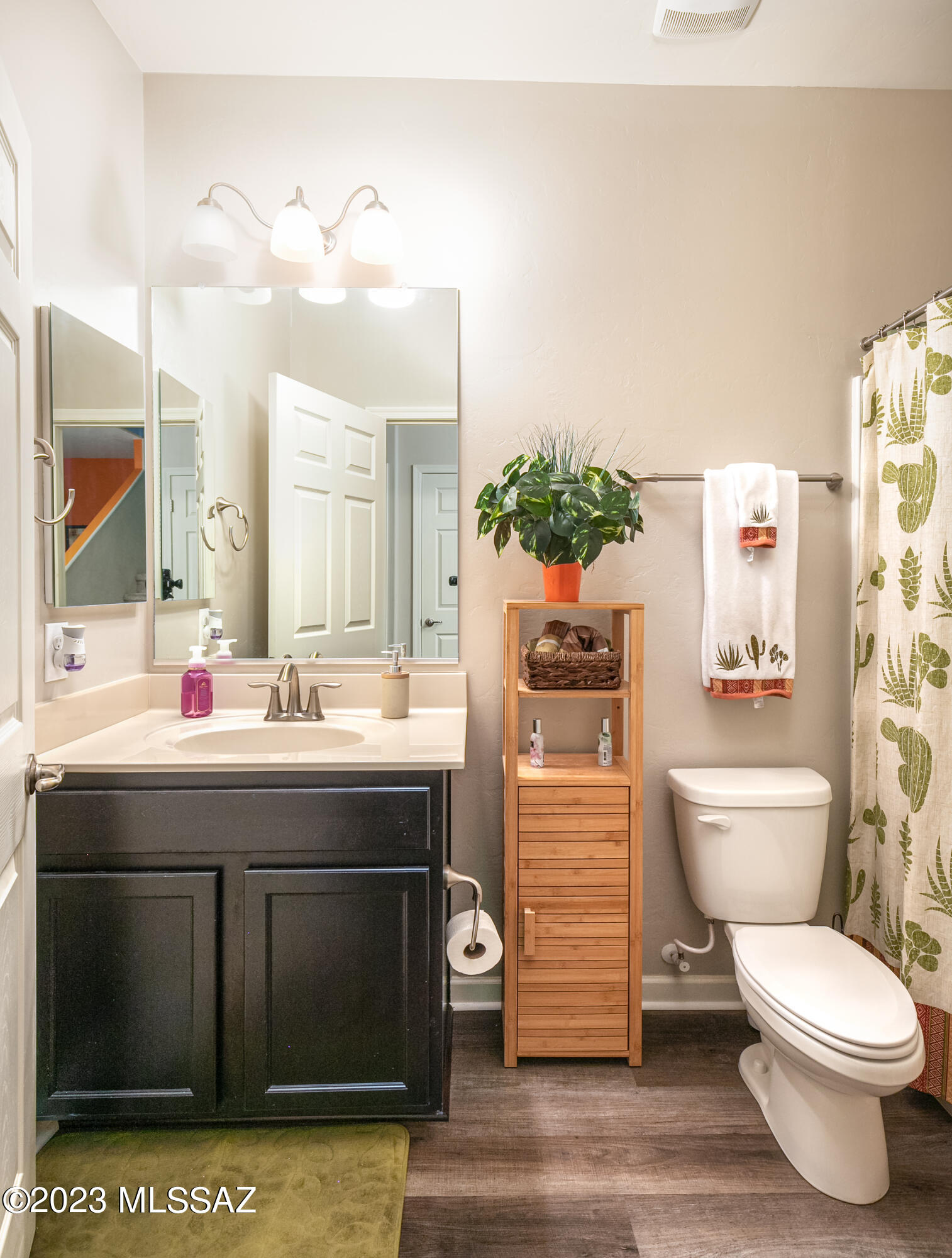 Vista Del Lago Norte SQ20140780198 - Residential