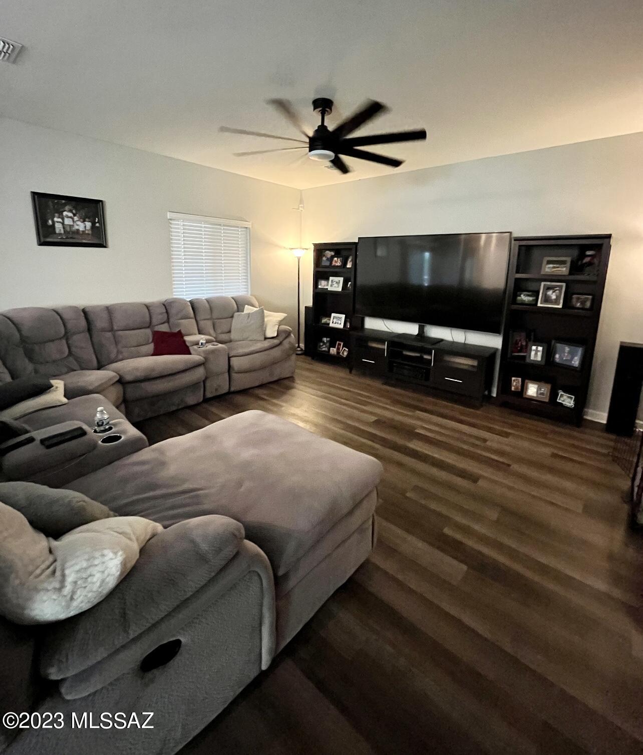 Vista Del Lago Norte SQ20140780198 - Residential