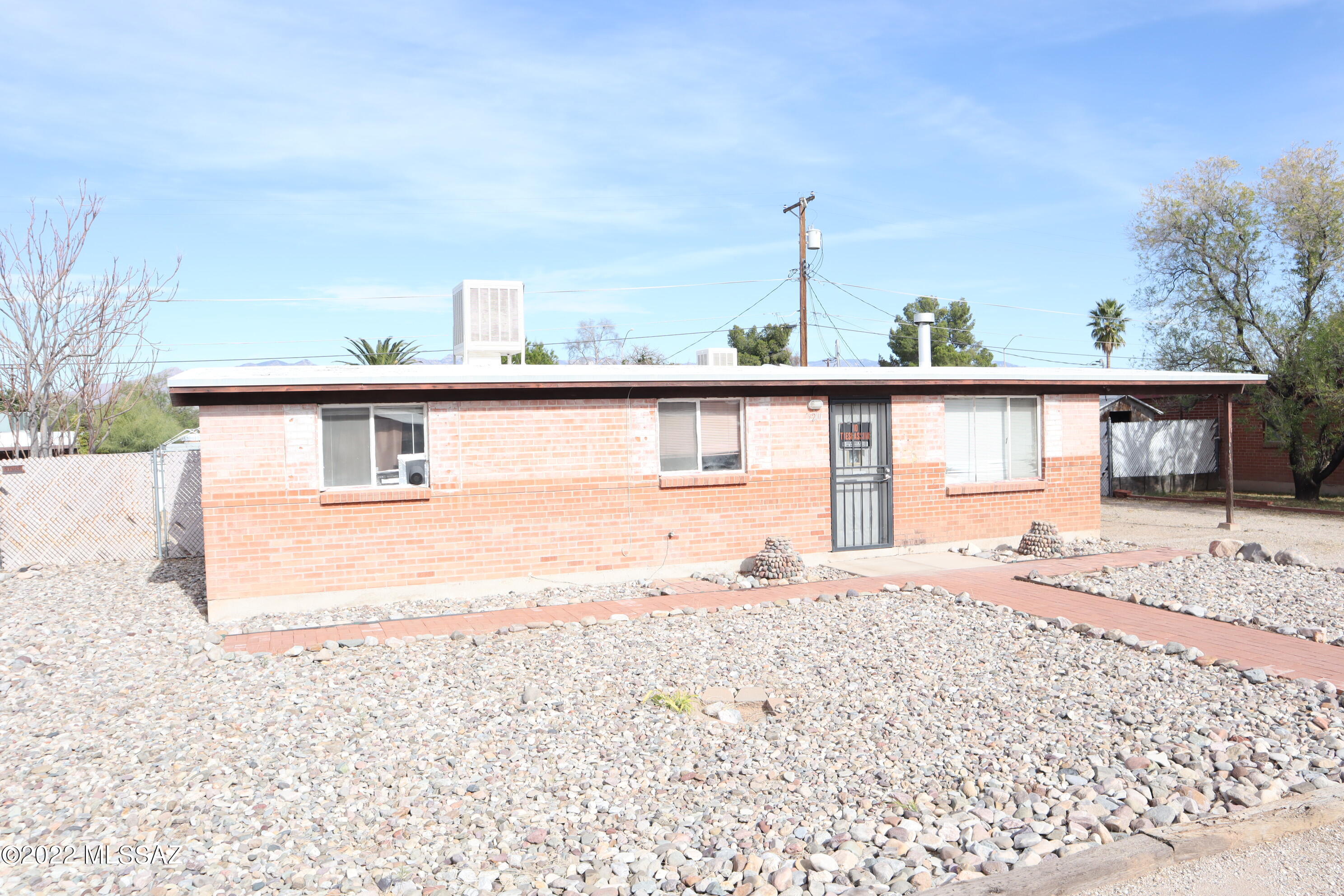 This house is a fixer upper and needs lots of renovation.  We are seeking cash buyer only at this time -- house will probably not qualify for FHA, VA or conventional.  This sale will need court approval because it is going thru the conservatorship process, so the process could take longer than normal for closing.