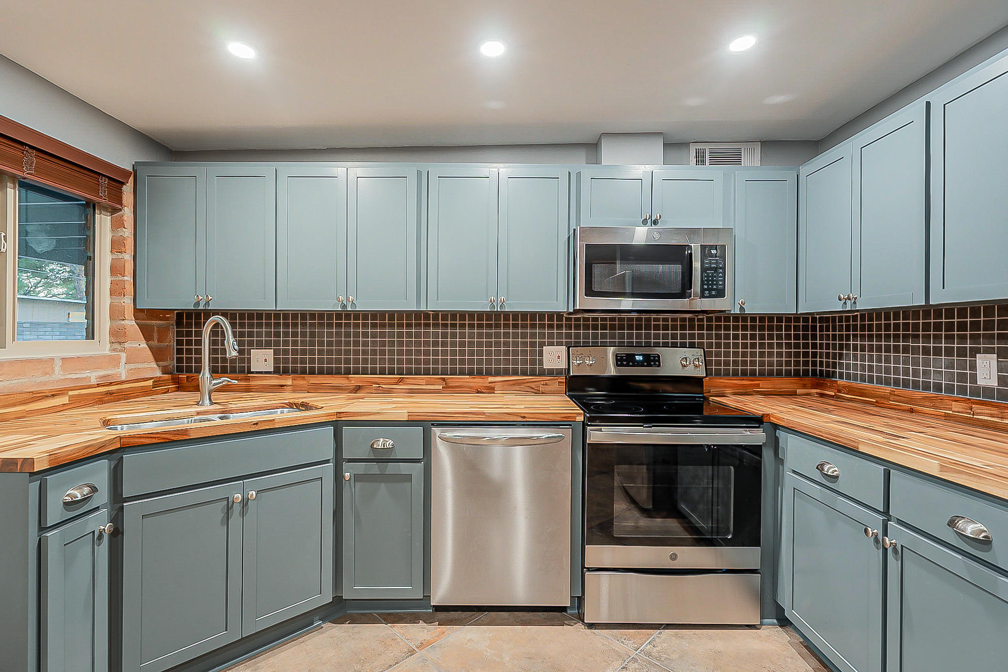 Mountain View Acre Farms - Residential