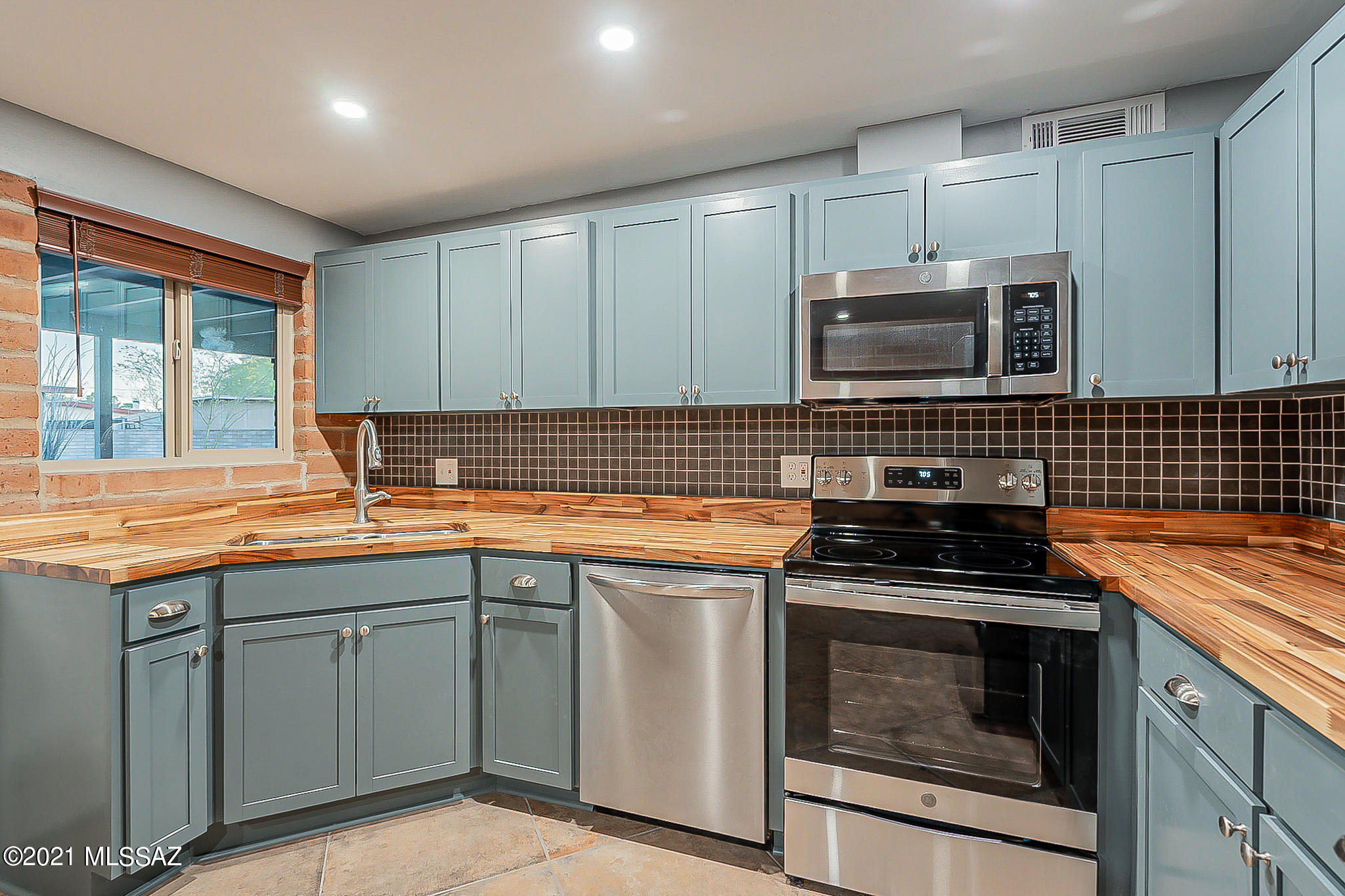 Mountain View Acre Farms - Residential