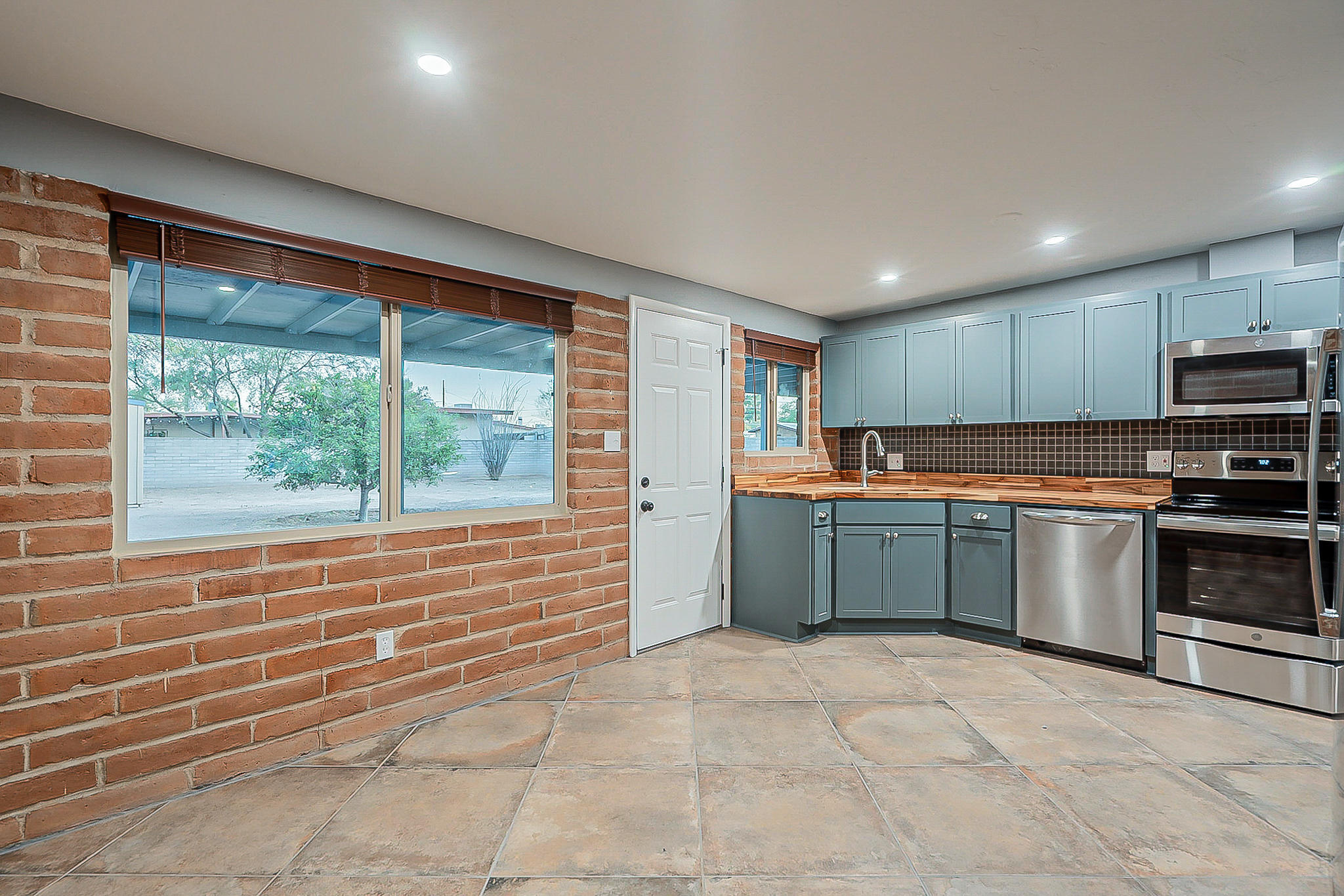 Mountain View Acre Farms - Residential