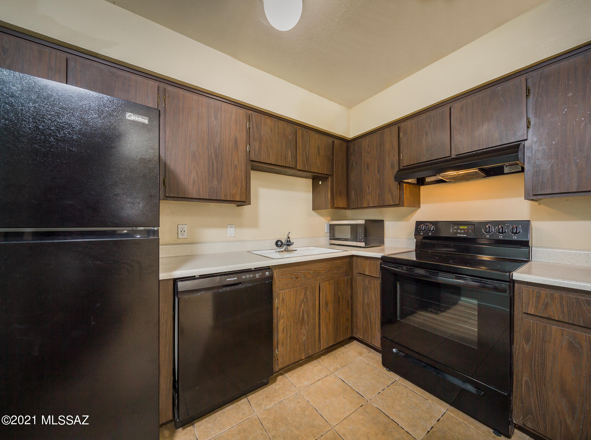 Las Colinas Condominiums - Residential