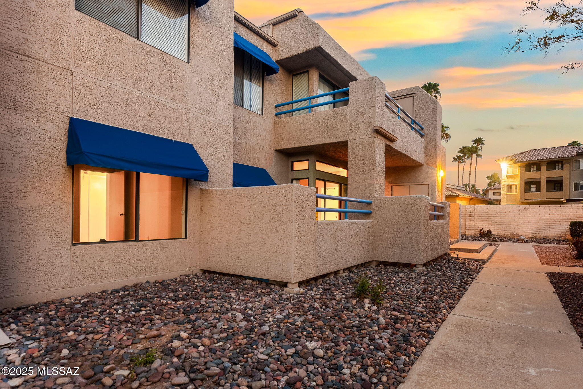 Great investment opportunity on Tucson's east side! This 2 bed, 2 bath condo offers strong rental potential or an affordable entry into homeownership. With a functional layout, low-maintenance living, and a desirable location close to shopping, dining, and parks, this property is ideal for investors or buyers looking to build equity. Secure a smart buy in a growing market with consistent demand, don't miss this chance to add value to your portfolio!