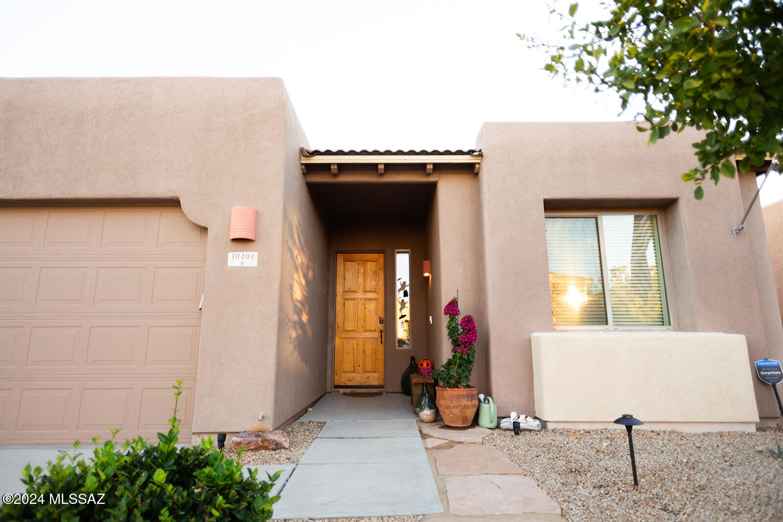 Rancho Del Lago (B37-38) - Residential Lease