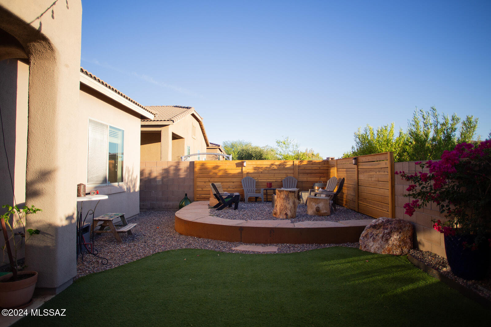 Rancho Del Lago (B37-38) - Residential Lease