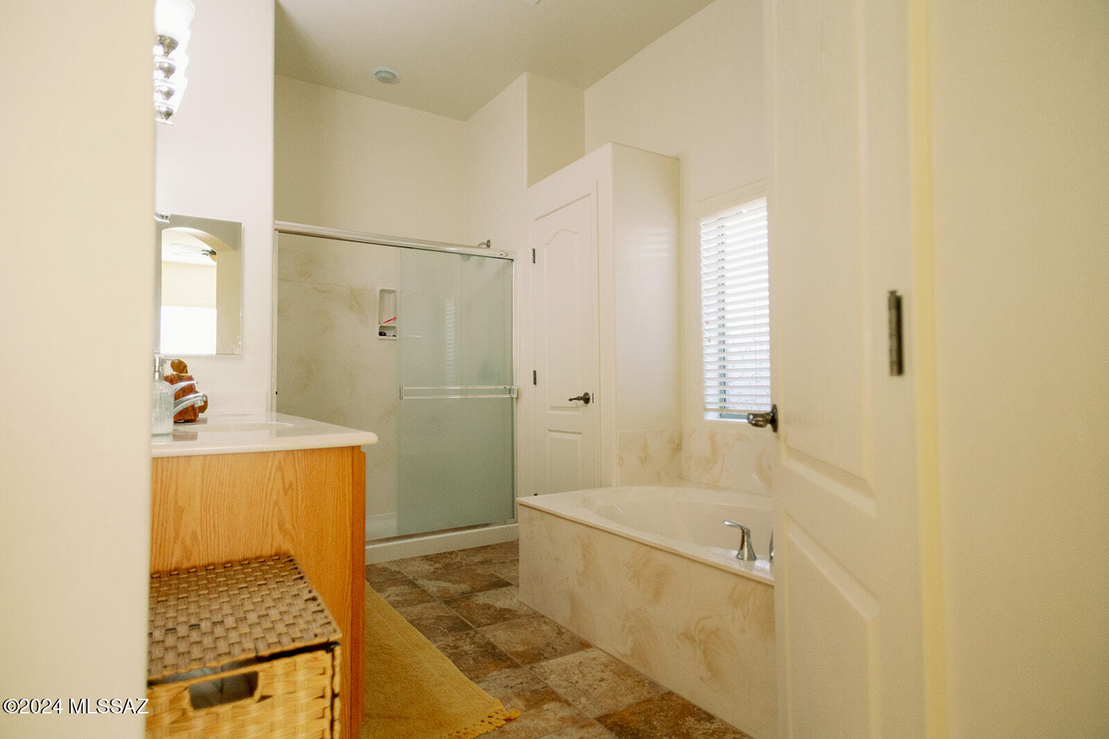 Rancho Del Lago (B37-38) - Residential Lease