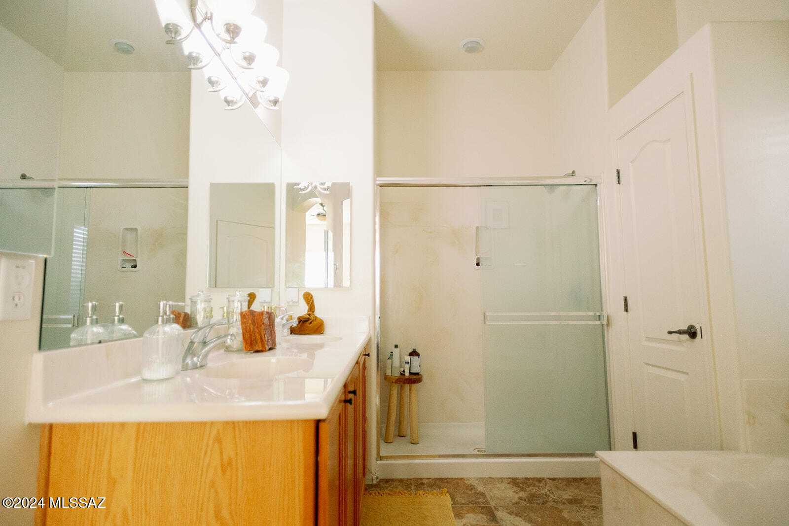 Rancho Del Lago (B37-38) - Residential Lease