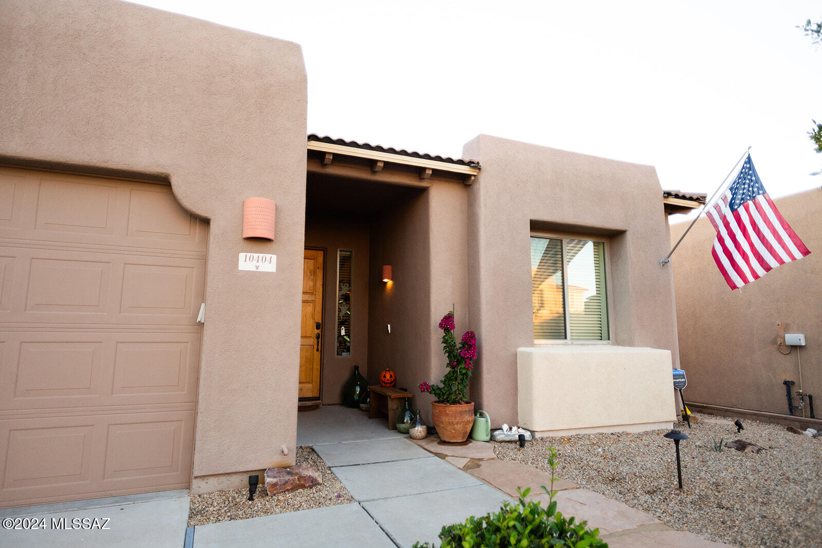 Rancho Del Lago (B37-38) - Residential Lease