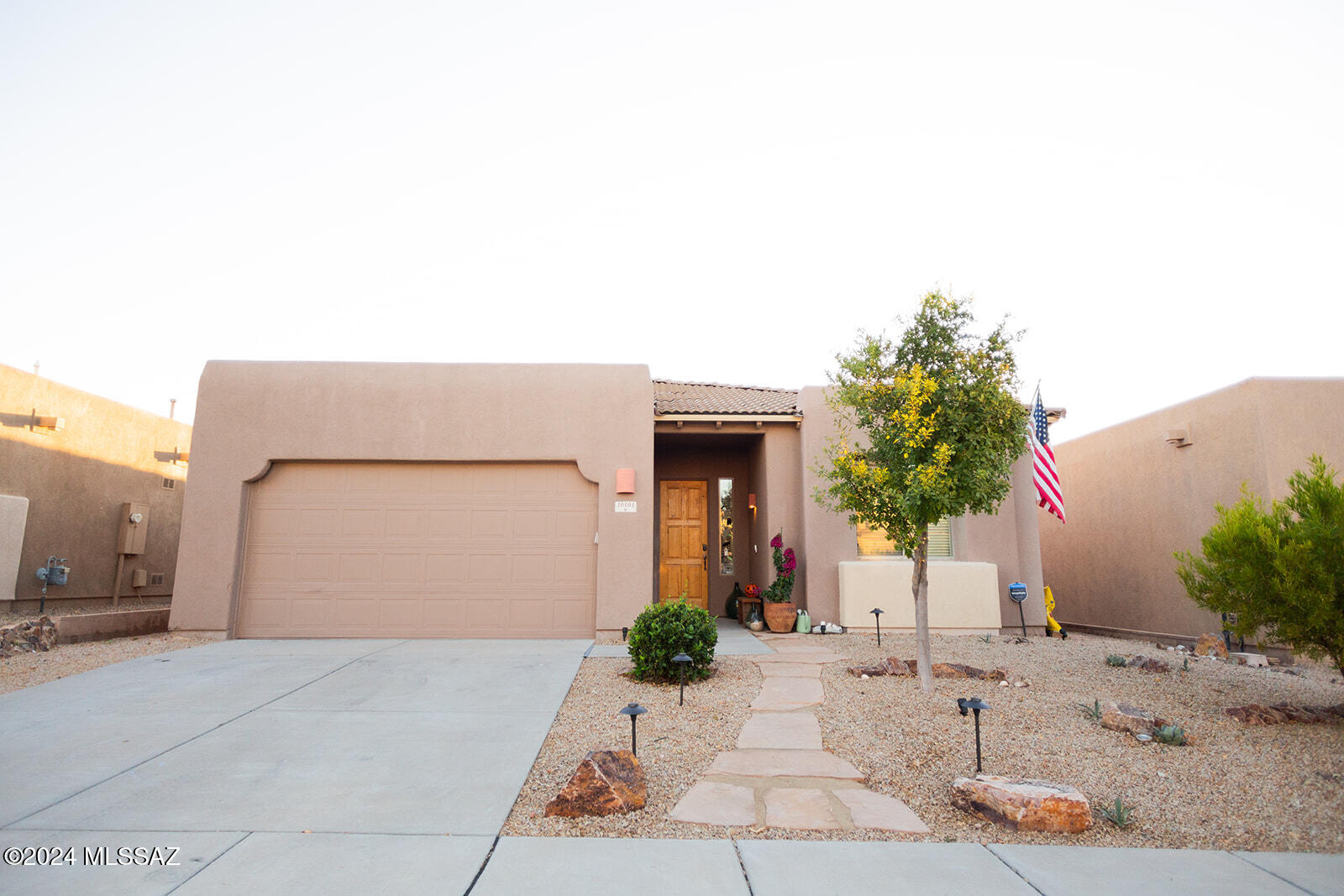 Rancho Del Lago (B37-38) - Residential Lease