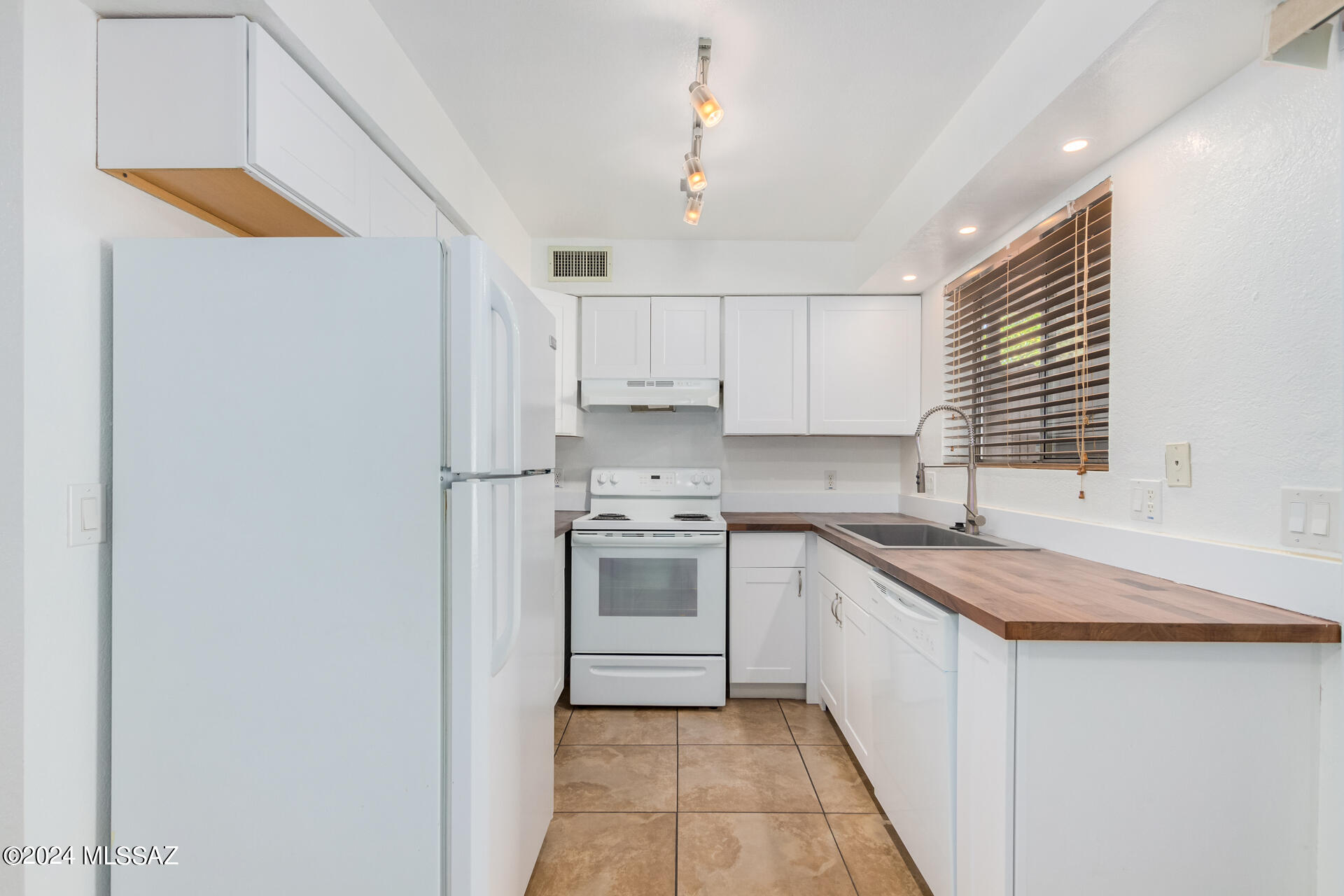 Spanish Meadows Twnhss (1-105) - Residential