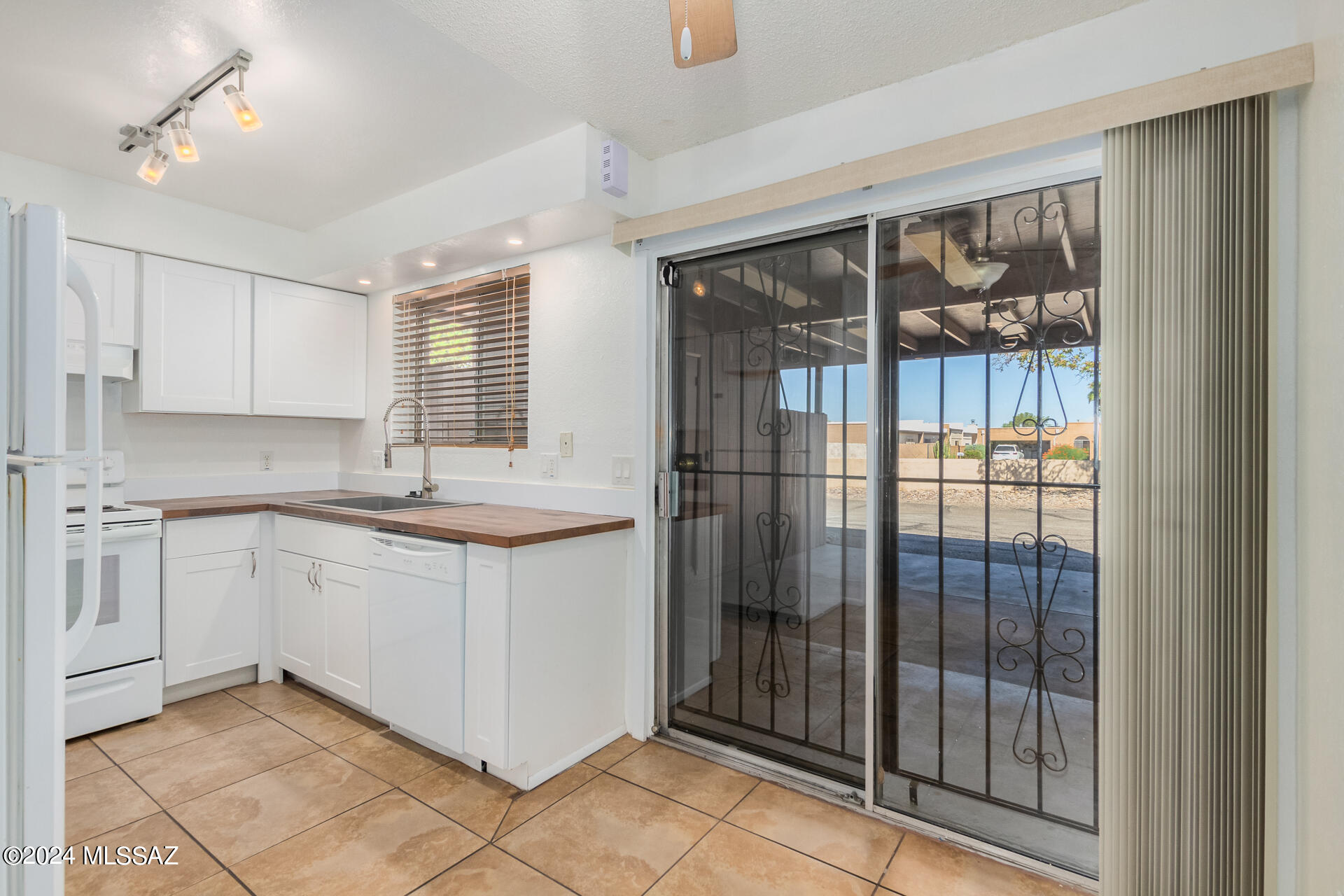 Spanish Meadows Twnhss (1-105) - Residential