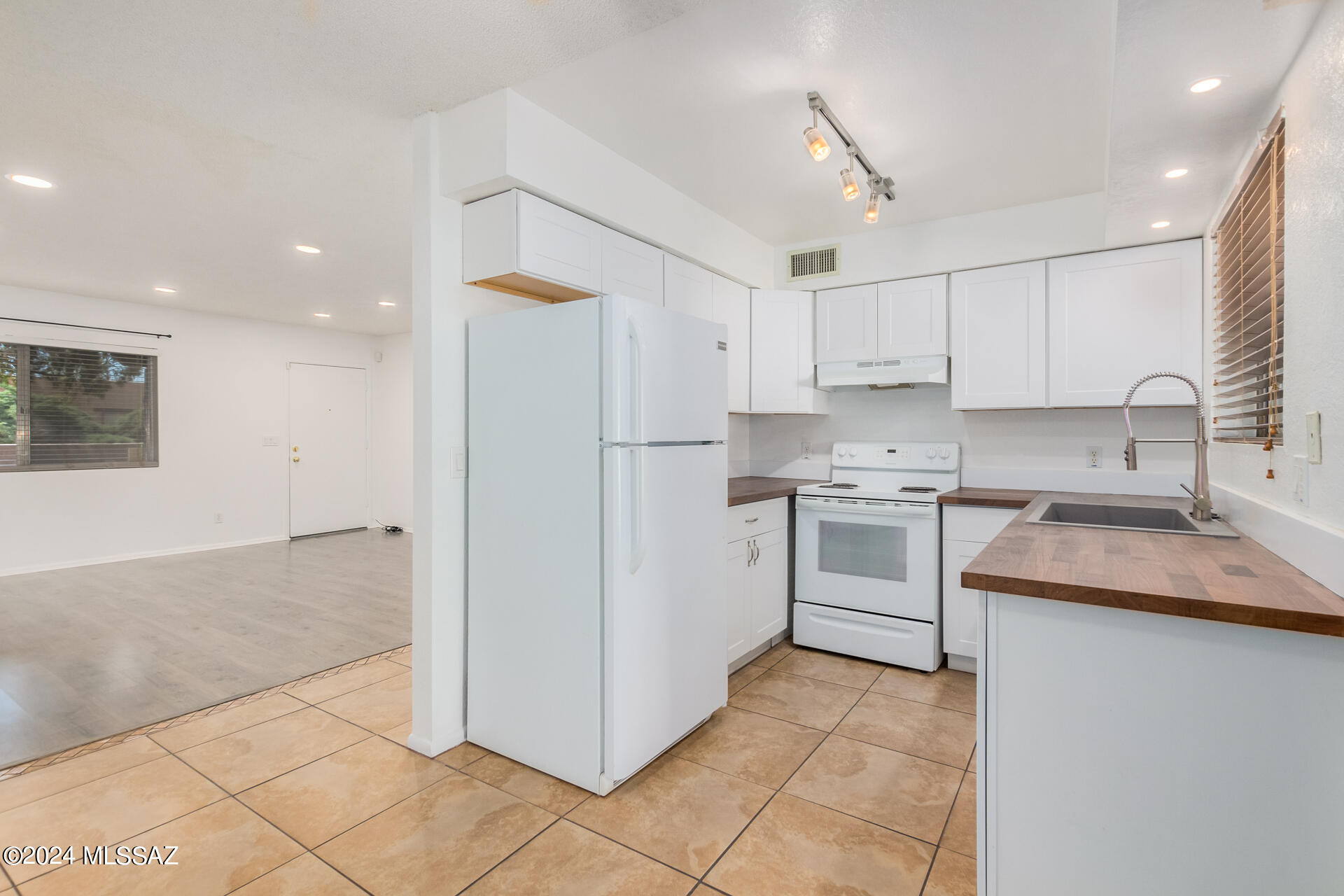 Spanish Meadows Twnhss (1-105) - Residential