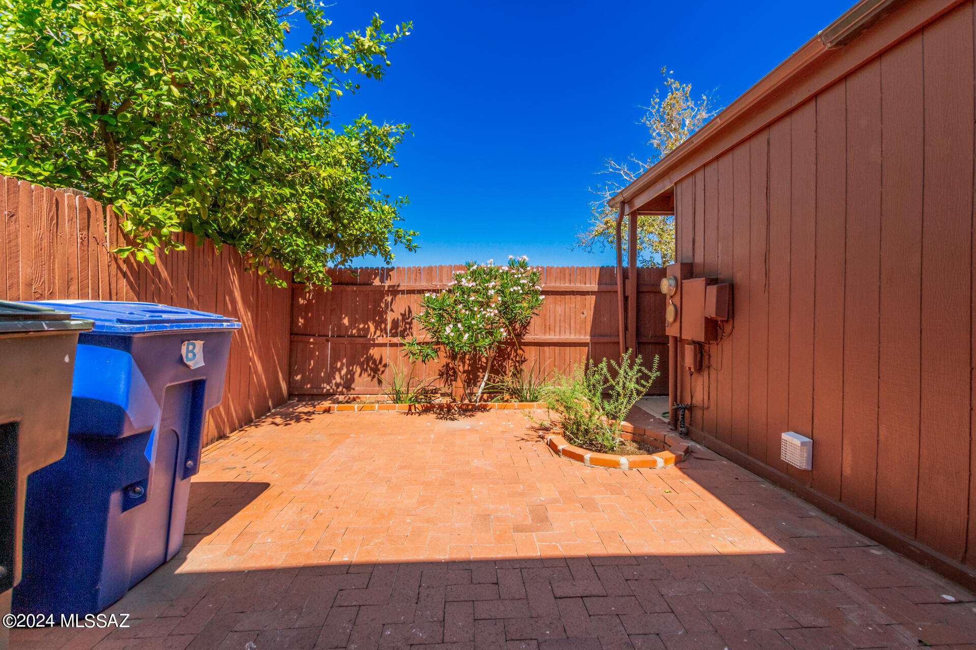 Spanish Meadows Twnhss (1-105) - Residential