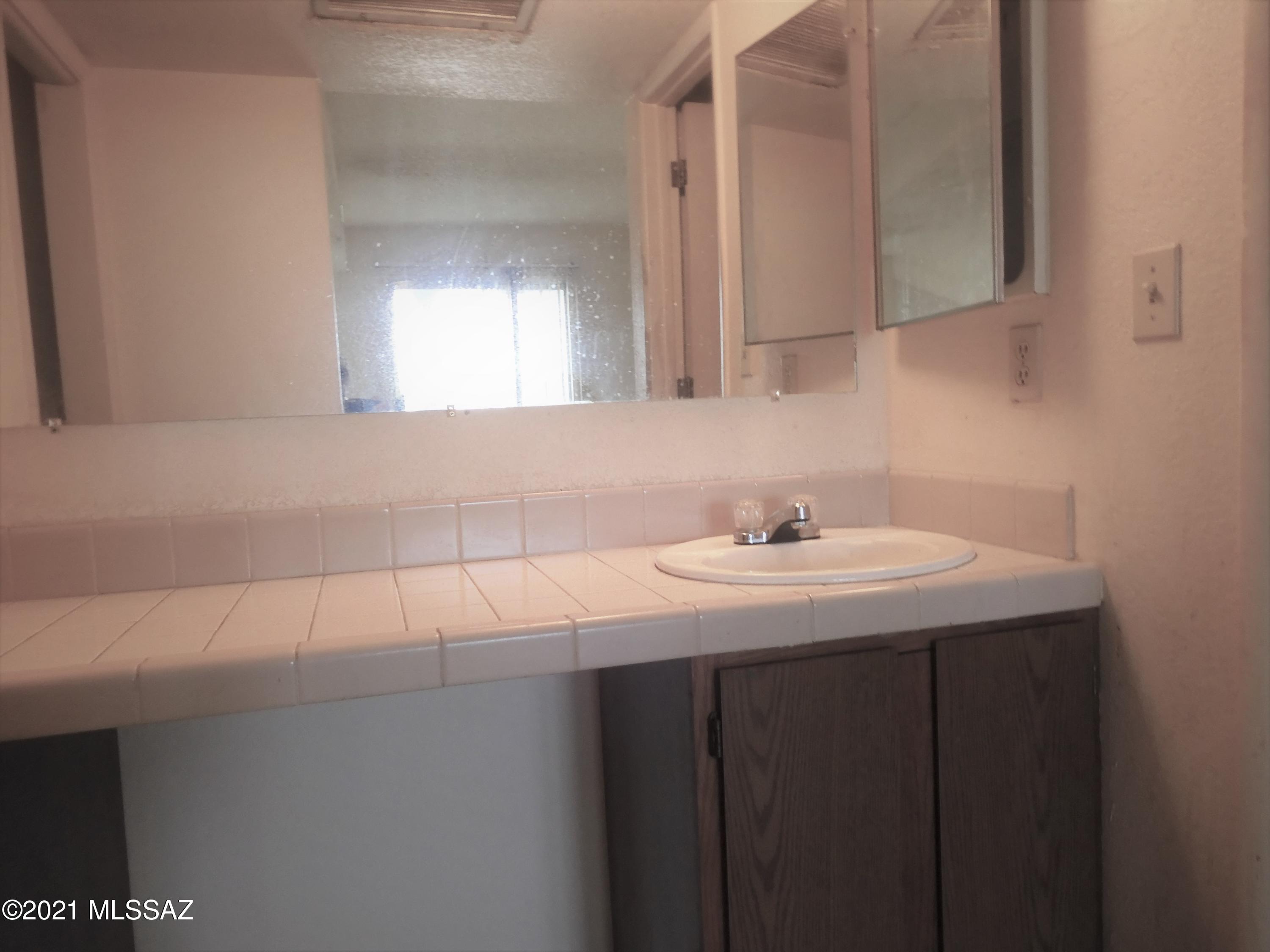 Roger Square Tnhms (1-10) - Residential
