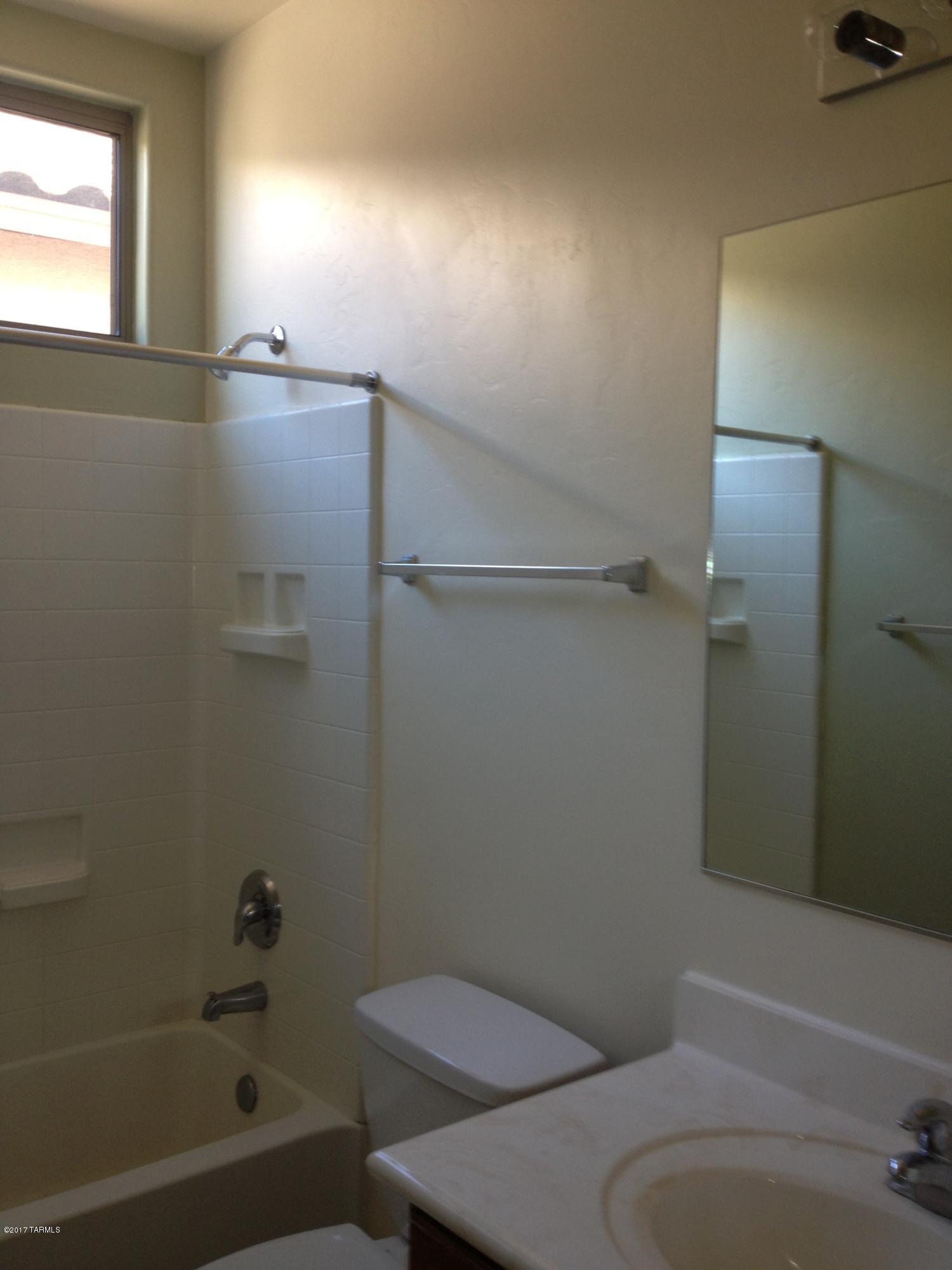 La Joya Verde III (1-65) - Residential Lease