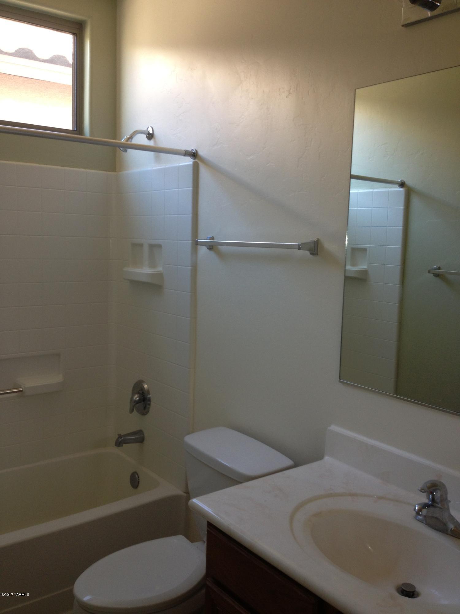 La Joya Verde III (1-65) - Residential Lease