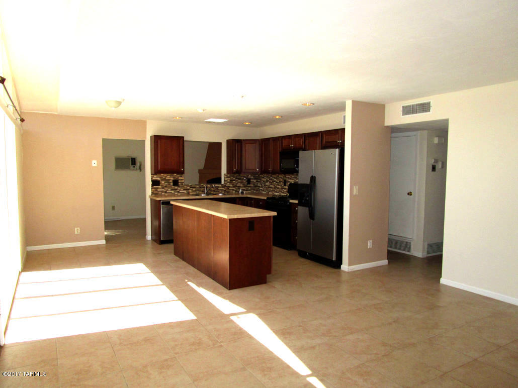 Sherwood Village Terrace (86-170) - Residential Lease