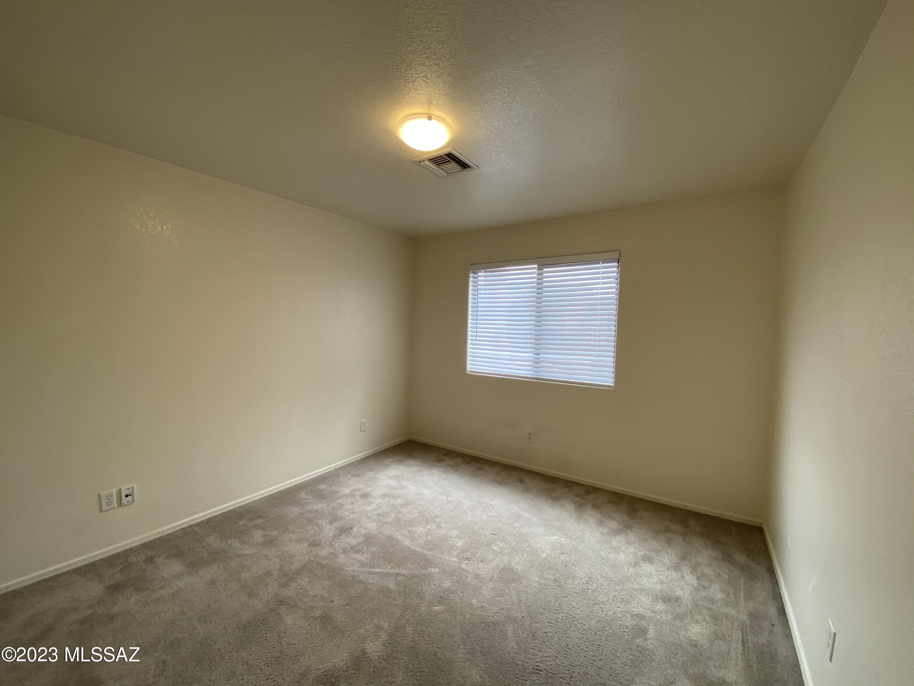 Mountain View Condos. (1-76) - Residential Lease