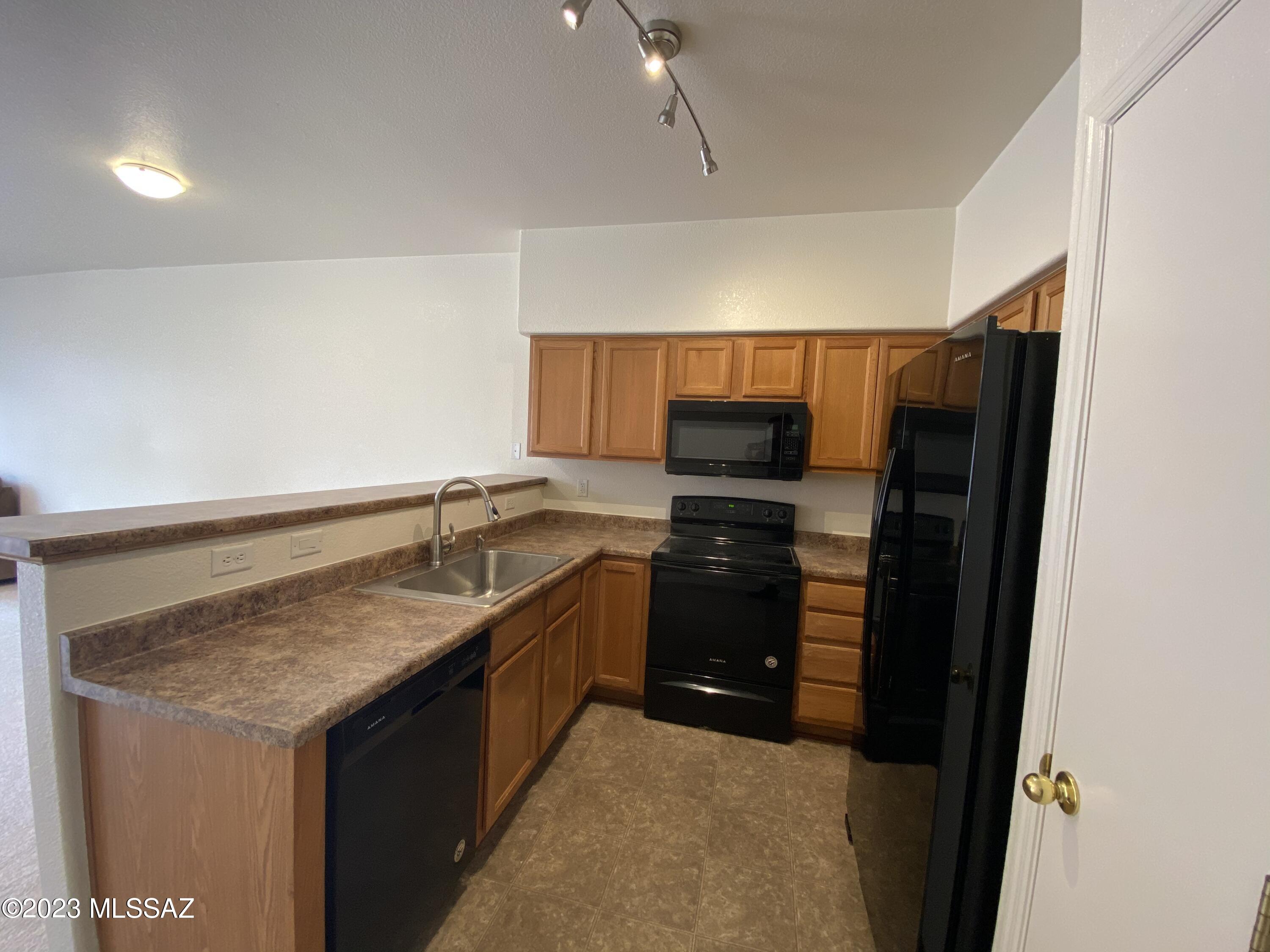 Mountain View Condos. (1-76) - Residential Lease