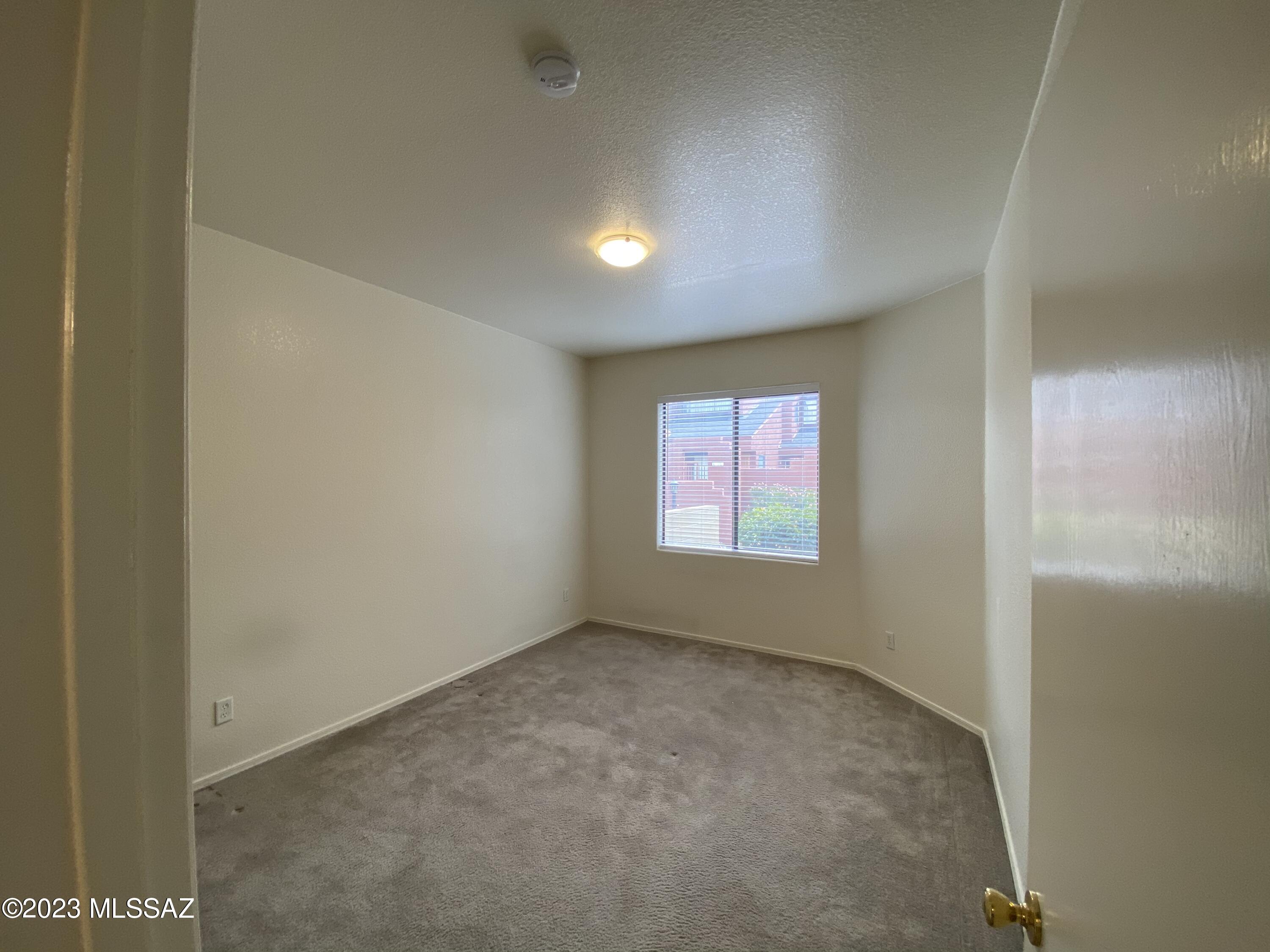 Mountain View Condos. (1-76) - Residential Lease