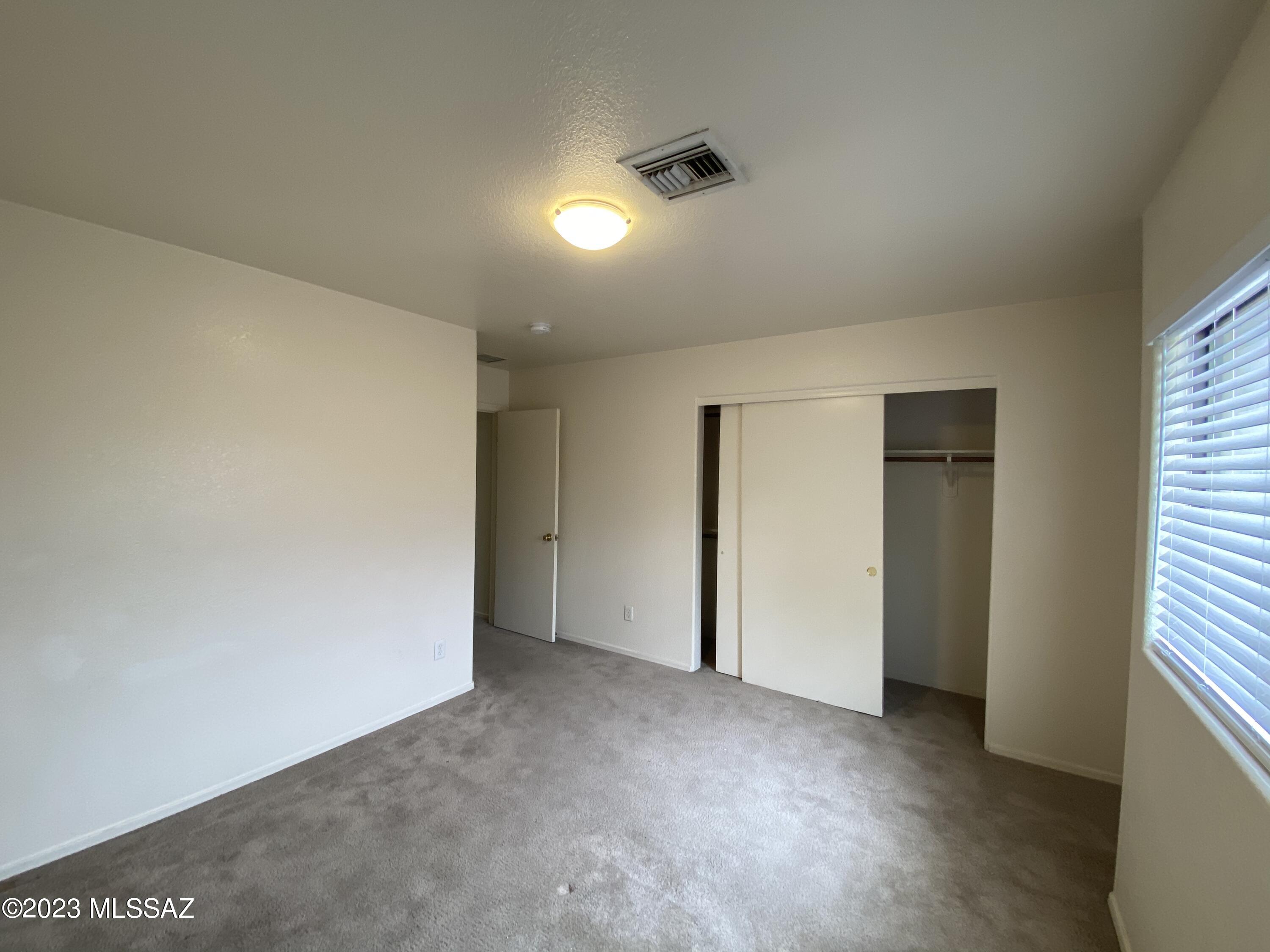 Mountain View Condos. (1-76) - Residential Lease
