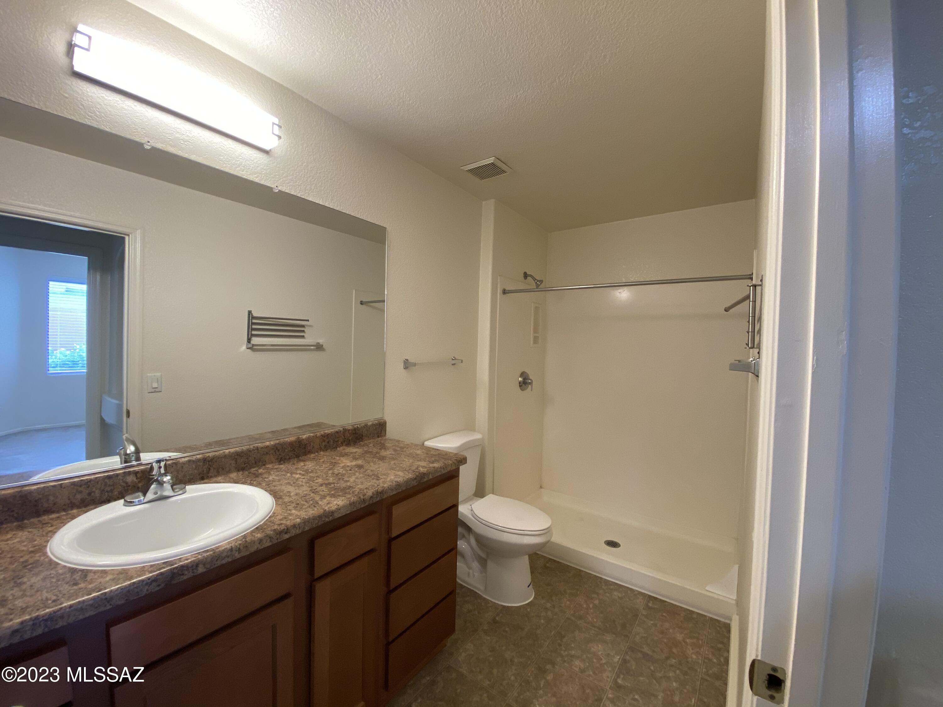 Mountain View Condos. (1-76) - Residential Lease