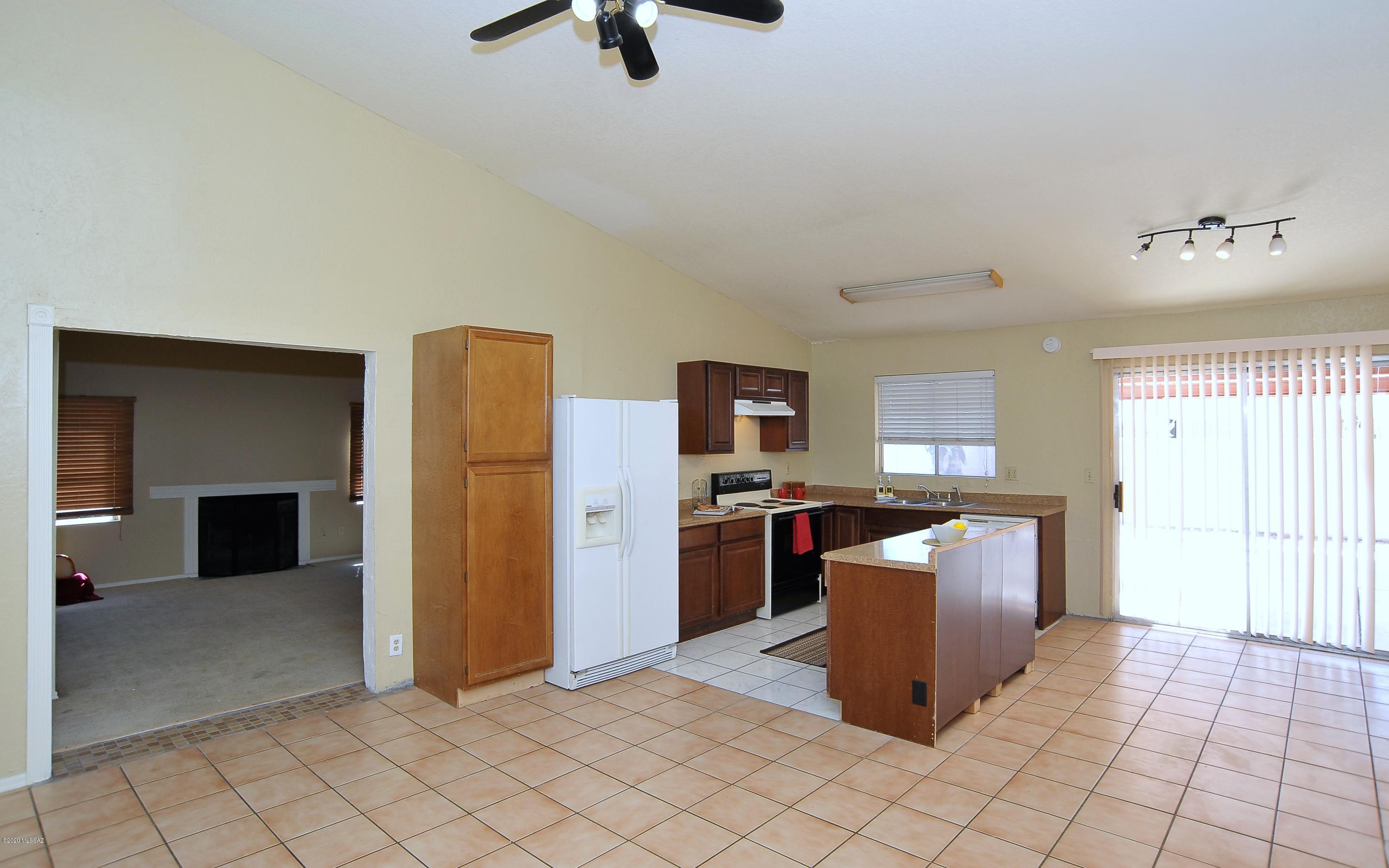 Country Highlands (1-180) - Residential