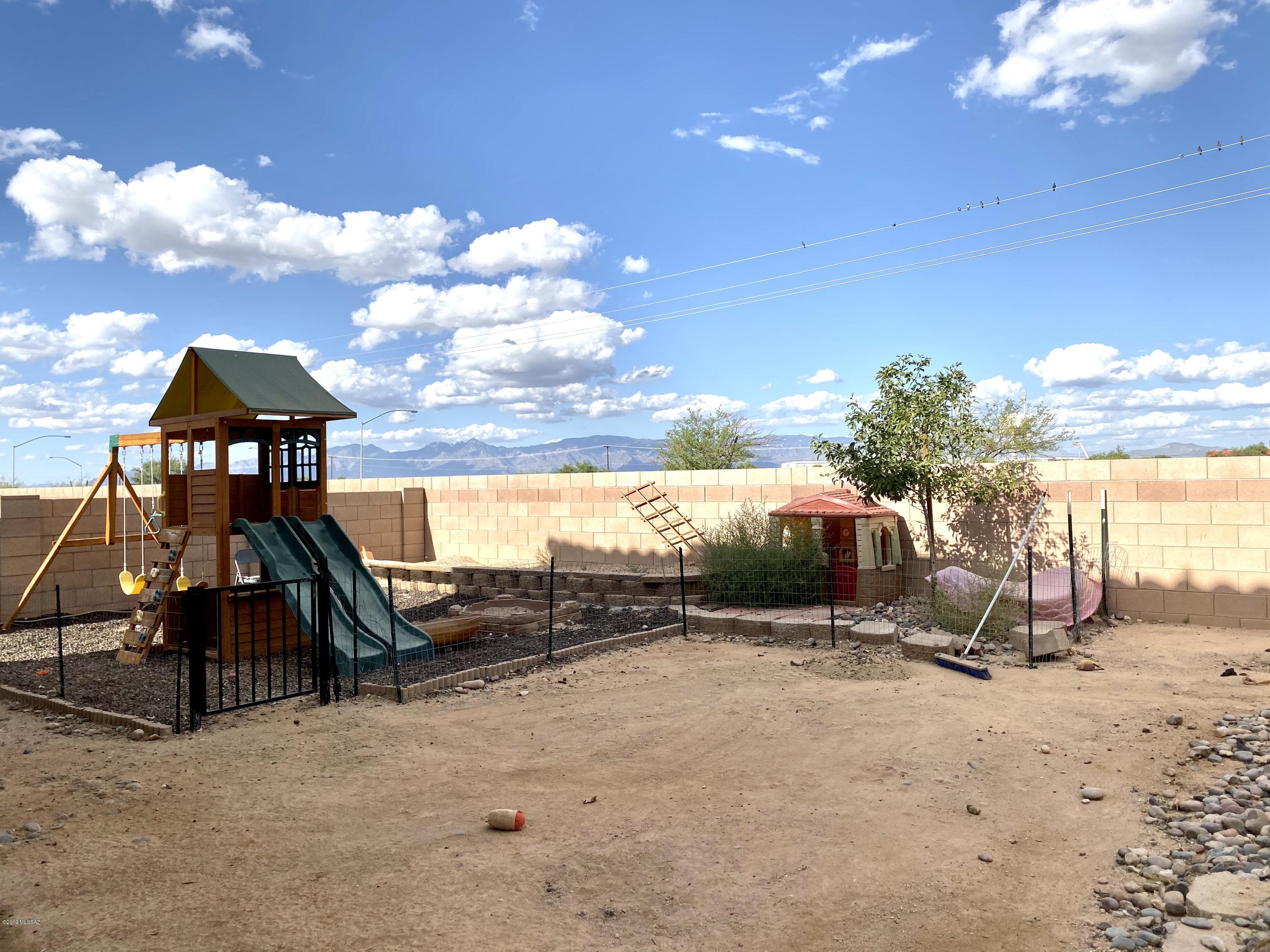 Interstate 10 and Kolb Road - Residential