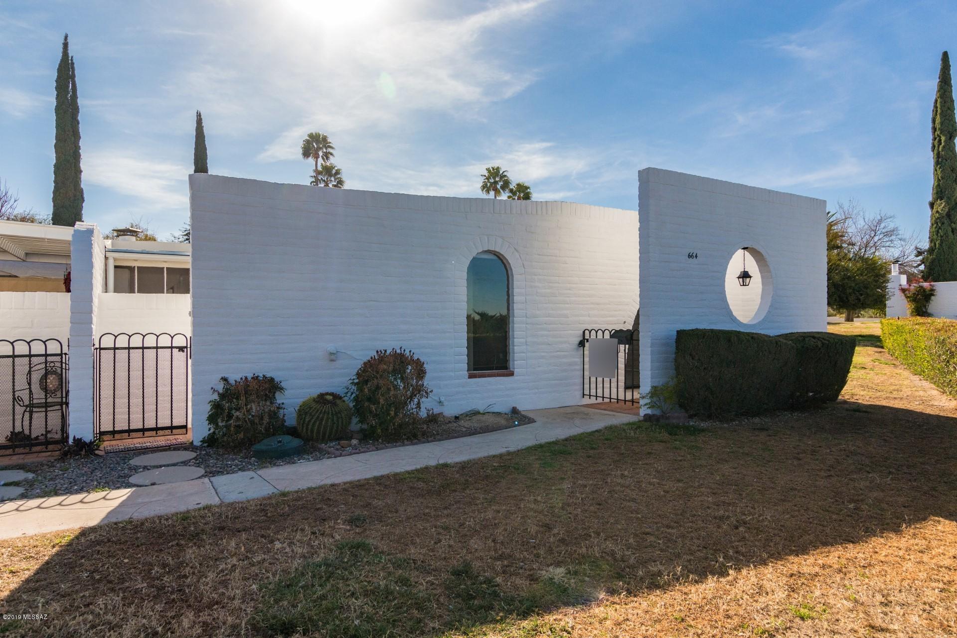 Las Lomitas (1) - Residential