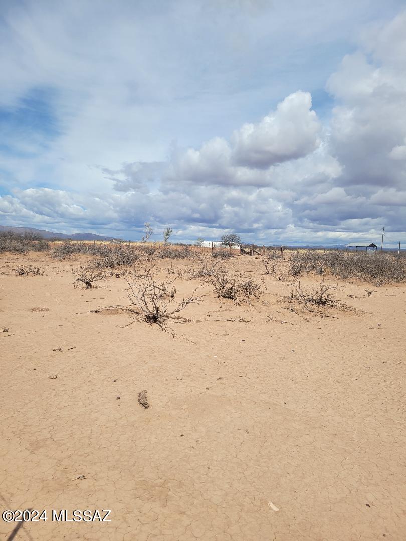 Level, usable acreage fronting on Morin Road. Ideal for country home site, manufactured homes are allowed.  Fenced. Sweeping views of valley, distant mountains, sunrises and sunsets.  Horse property and manufactured homes allowed.